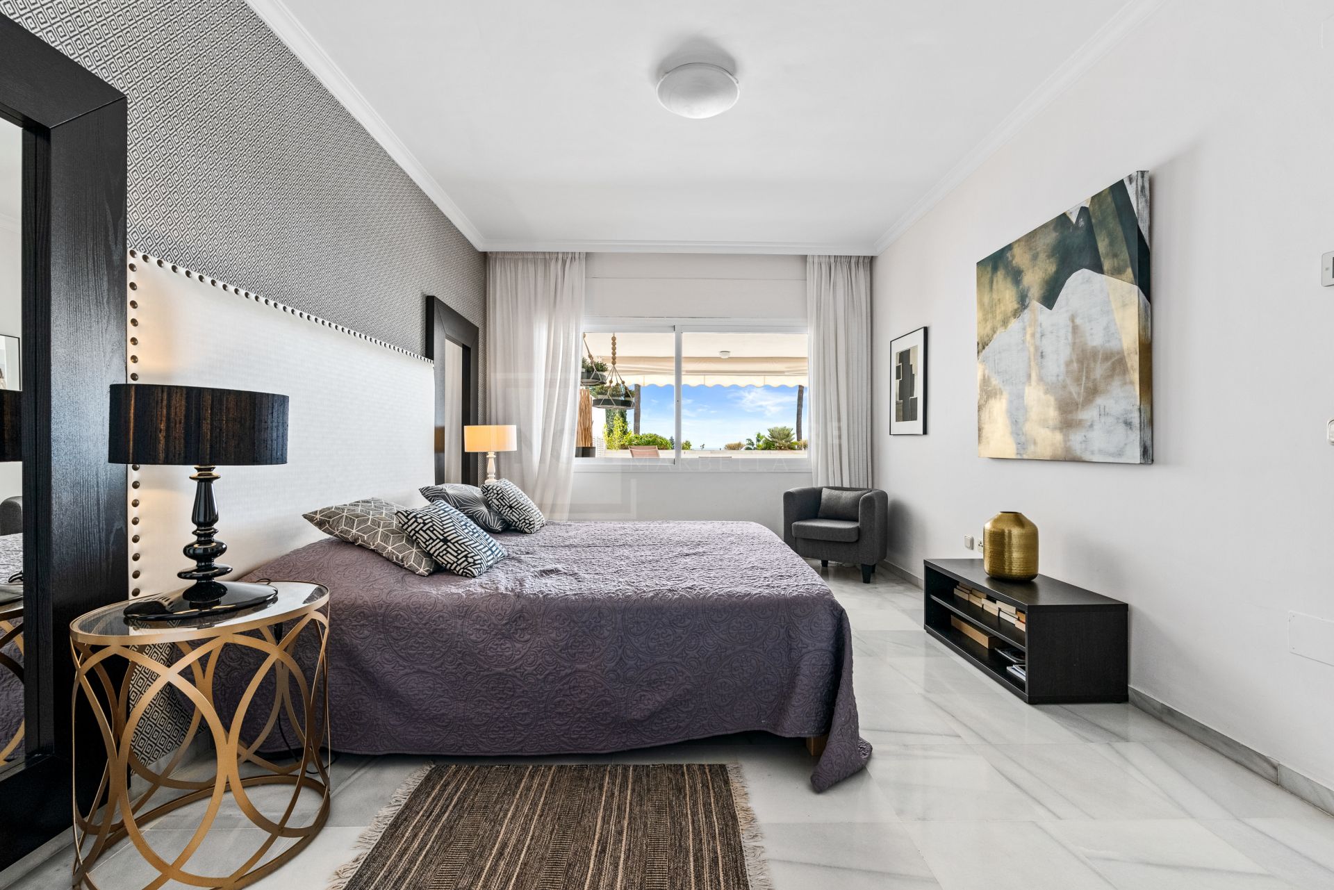 UNIQUE SEA VIEW APARTMENT LOCATED IN BAHIA REAL MARBELLA