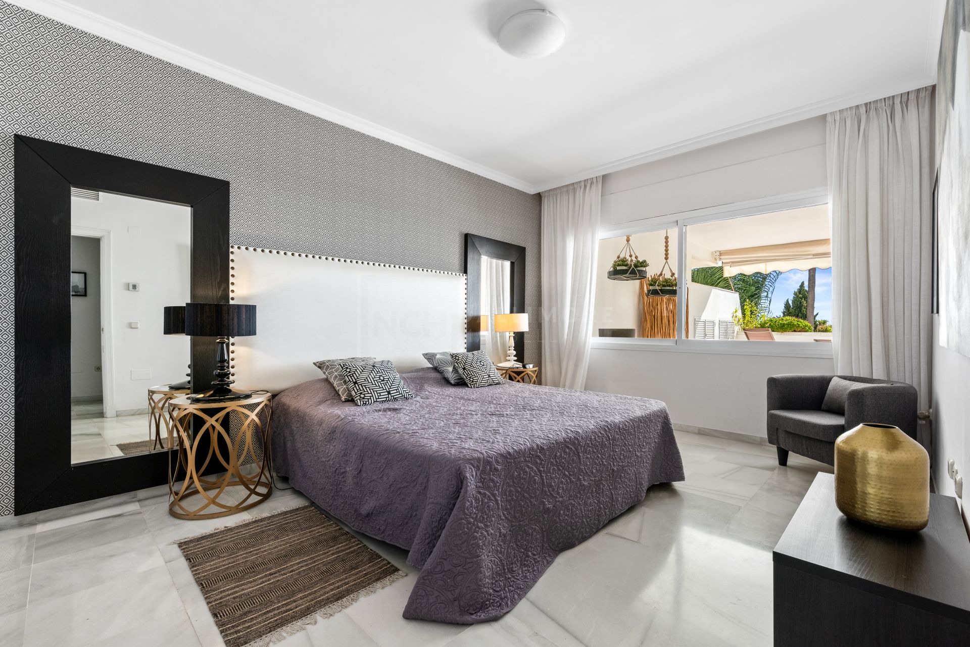 UNIQUE SEA VIEW APARTMENT LOCATED IN BAHIA REAL MARBELLA