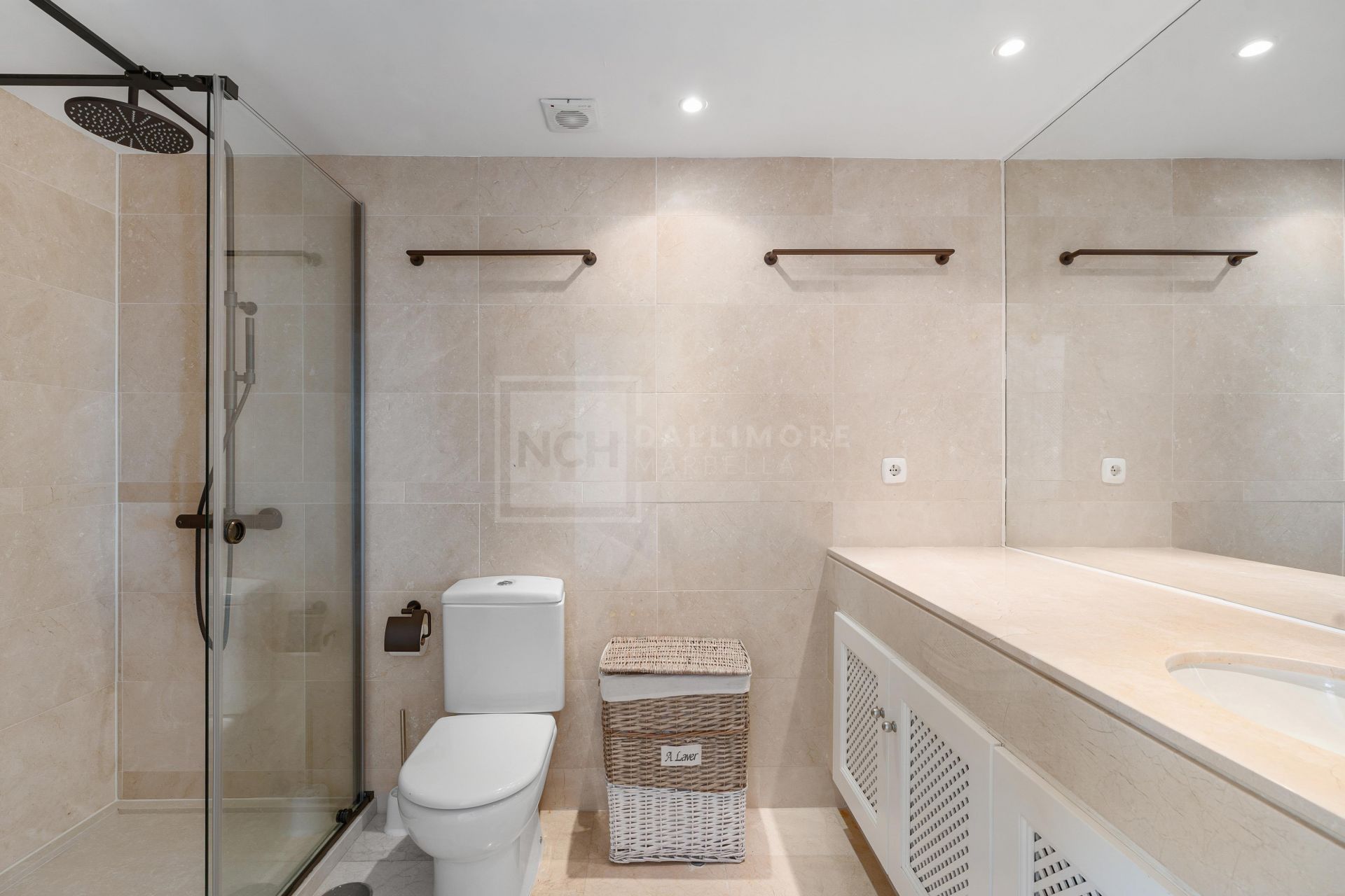 Elegante ático dúplex en Aloha, Marbella con 3 dormitorios