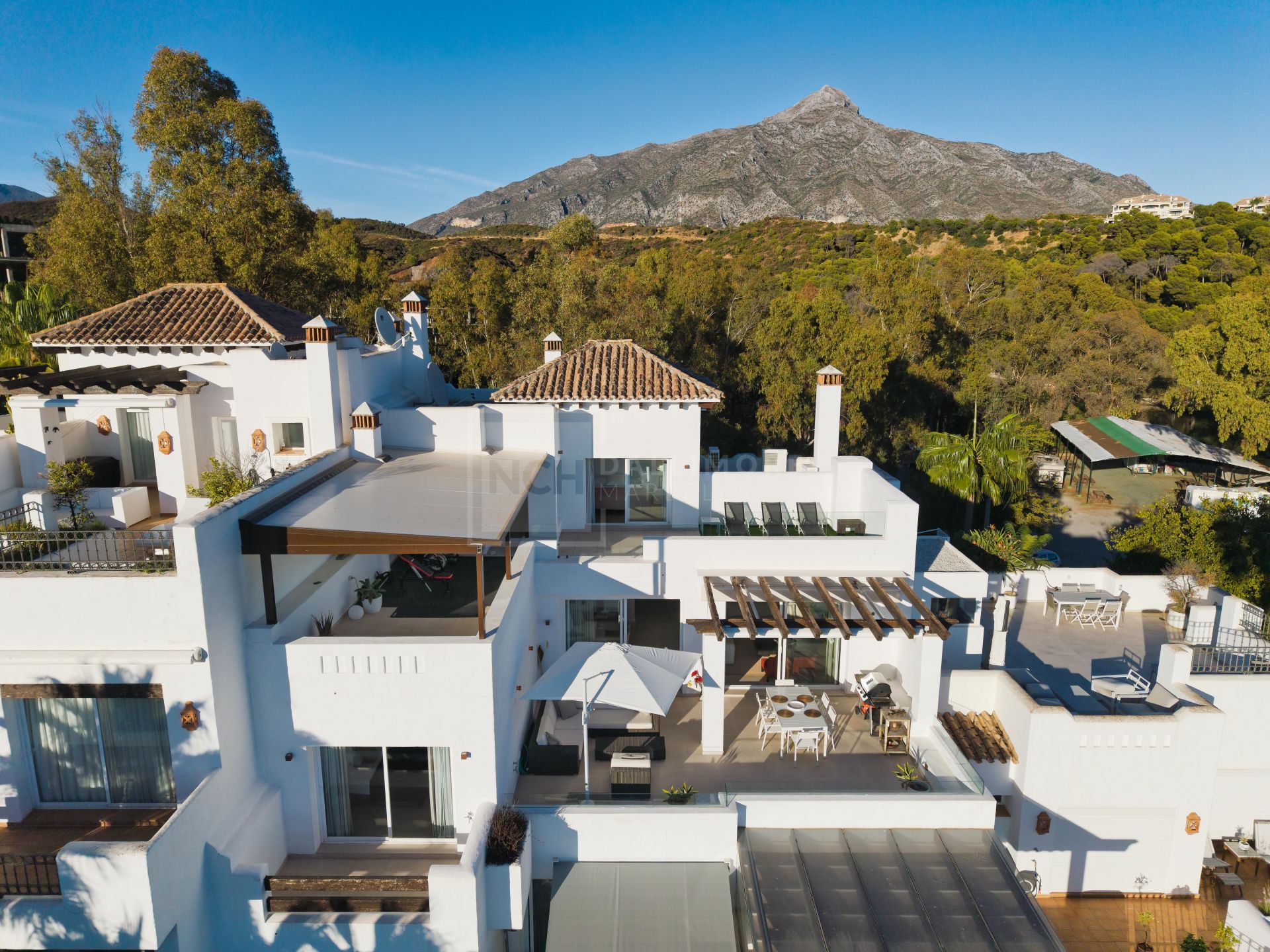 Elegante ático dúplex en Aloha, Marbella con 3 dormitorios