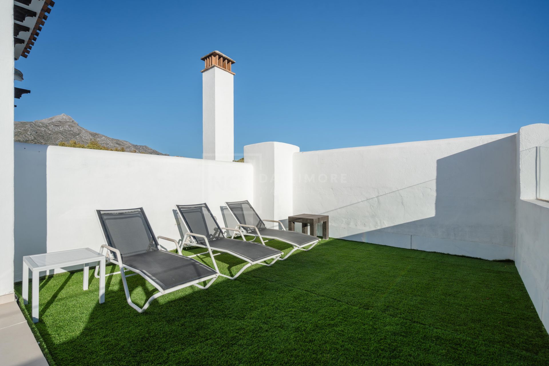 Elegante ático dúplex en Aloha, Marbella con 3 dormitorios