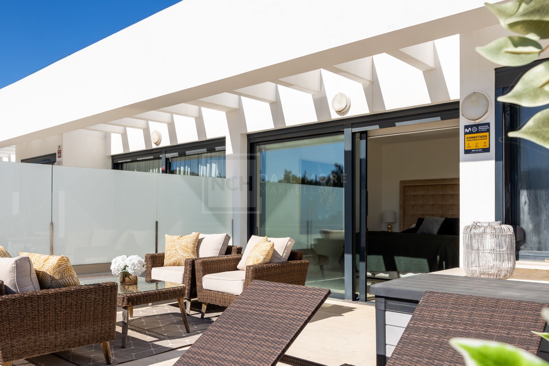 Elegant 3-Bedroom Townhouse with Panoramic Views Near Puerto Banús