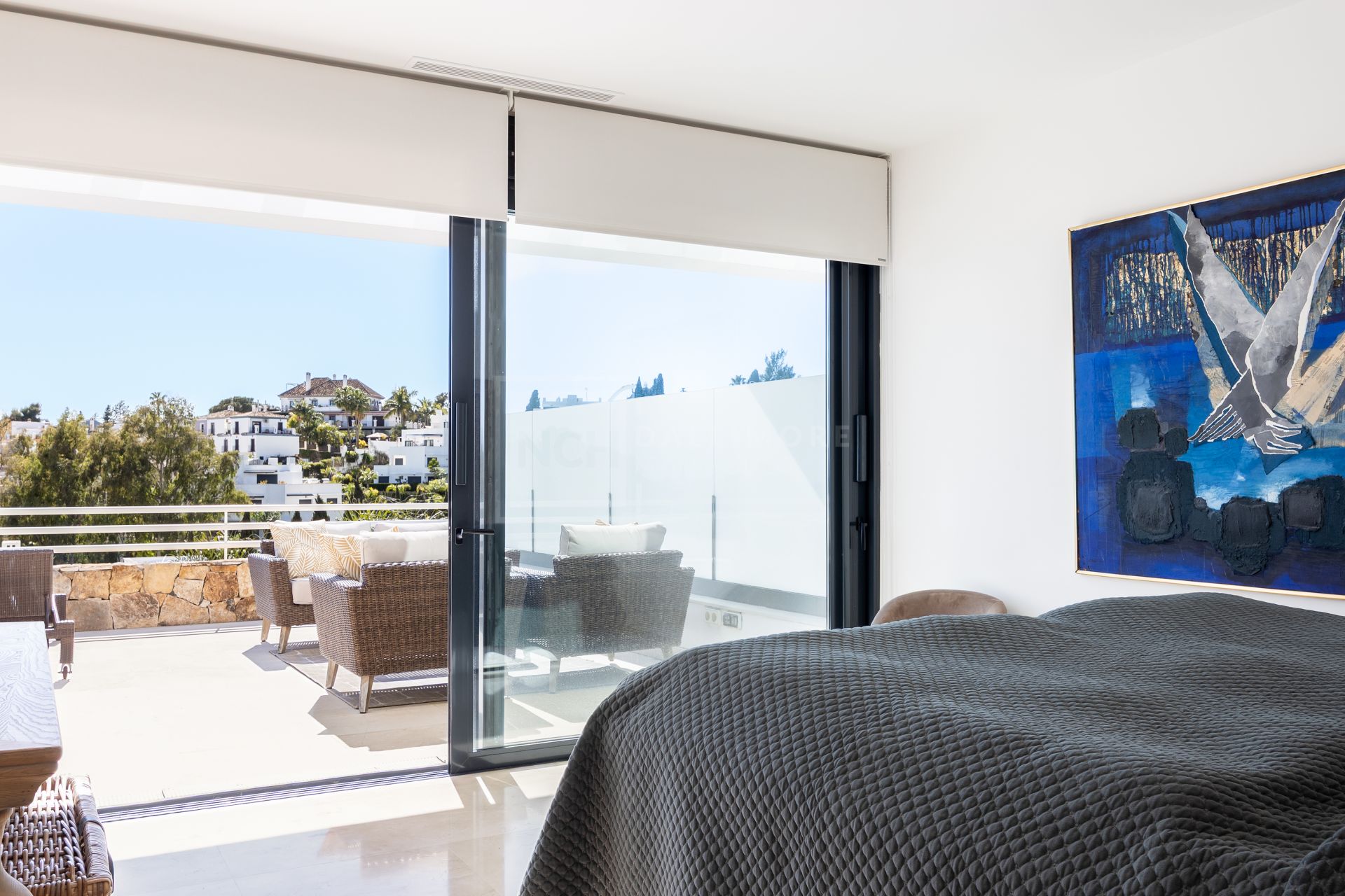 Elegant 3-Bedroom Townhouse with Panoramic Views Near Puerto Banús