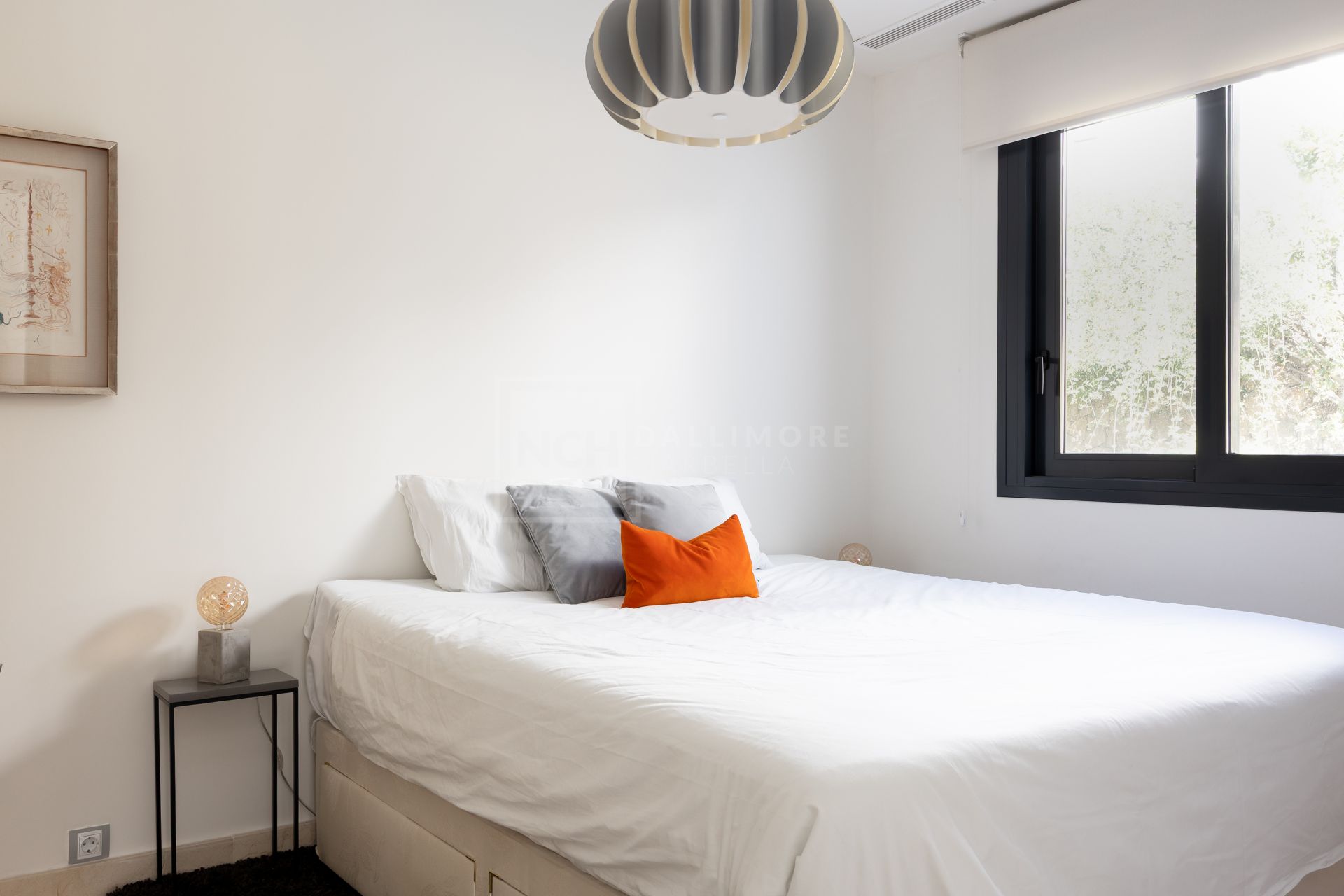 Elegant 3-Bedroom Townhouse with Panoramic Views Near Puerto Banús