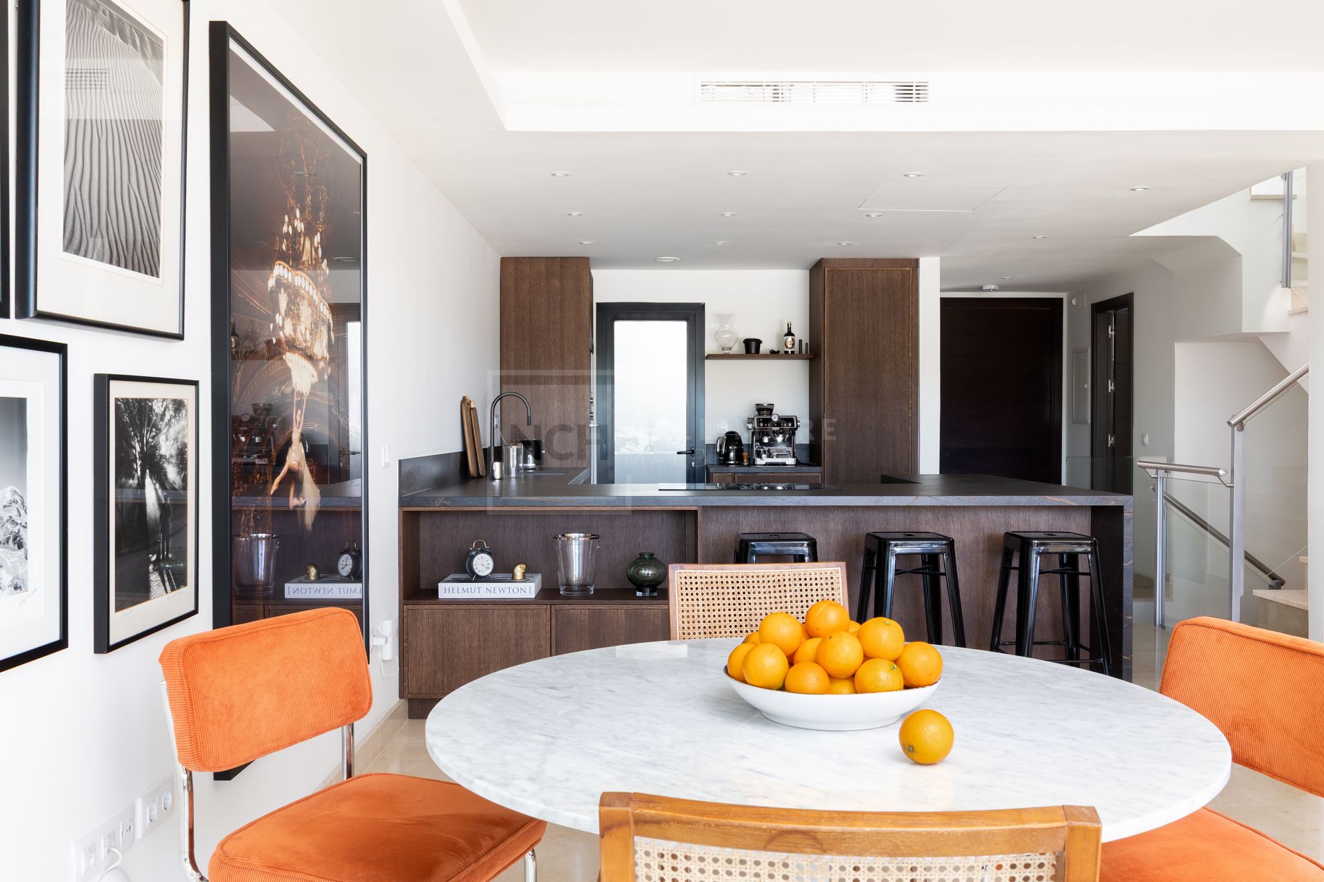 Elegant 3-Bedroom Townhouse with Panoramic Views Near Puerto Banús
