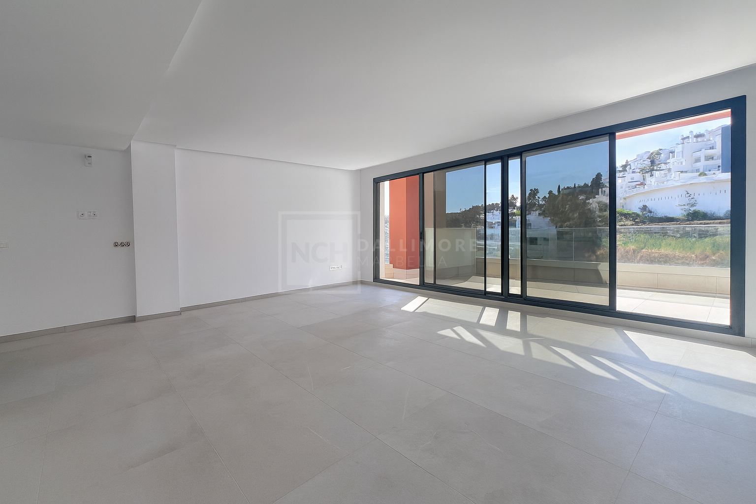Lujoso Dúplex con Piscina Privada y Vistas Panorámicas – La Alborada, Benahavís.