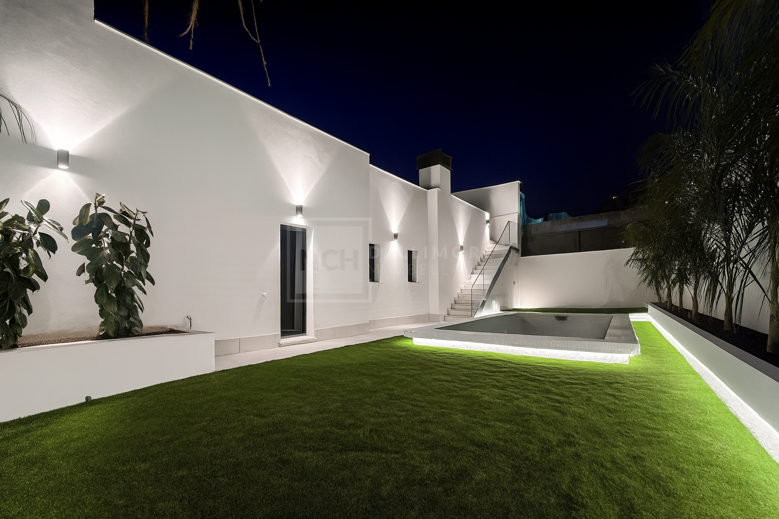 Lujoso Dúplex con Piscina Privada y Vistas Panorámicas – La Alborada, Benahavís.