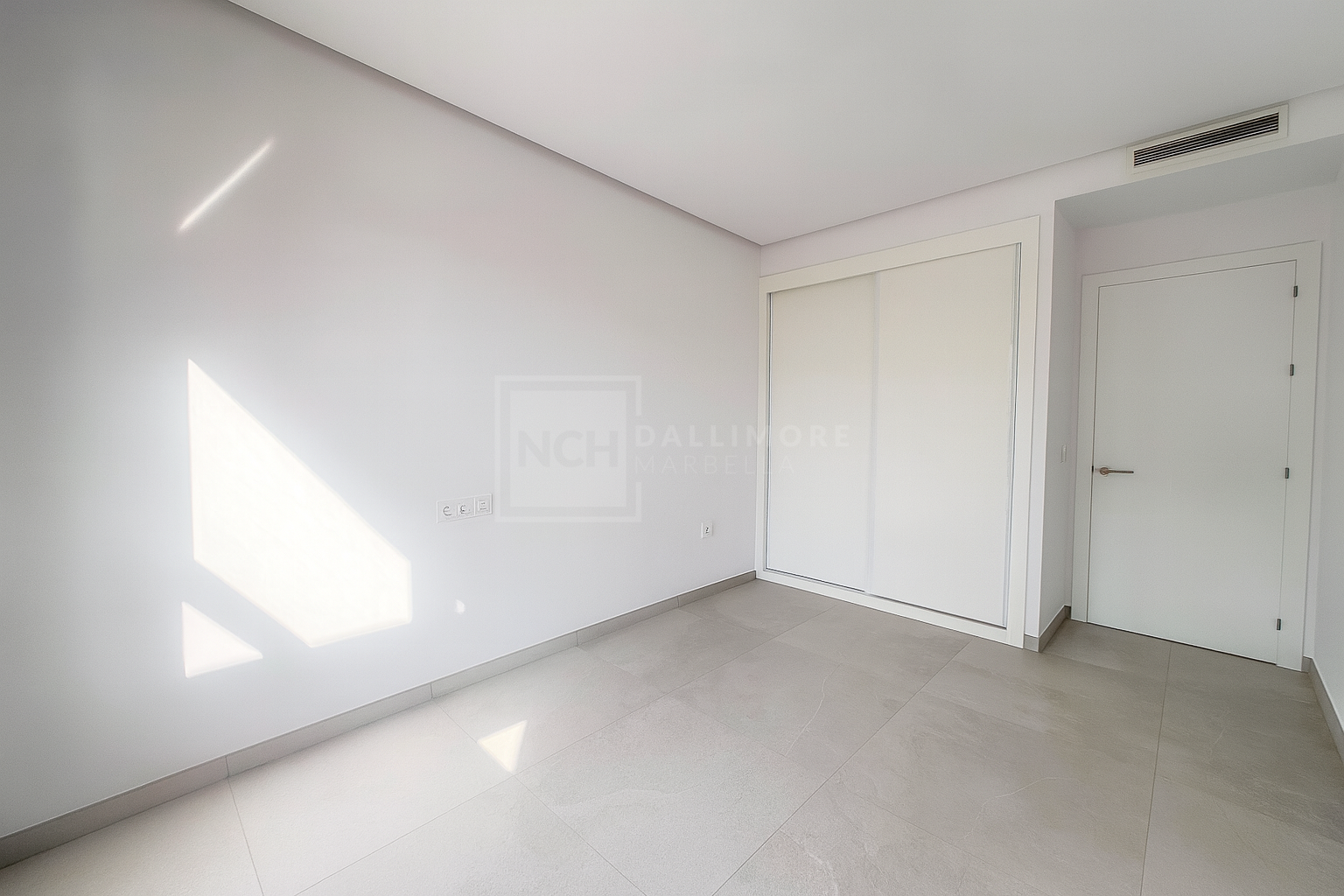 Lujoso Dúplex con Piscina Privada y Vistas Panorámicas – La Alborada, Benahavís.