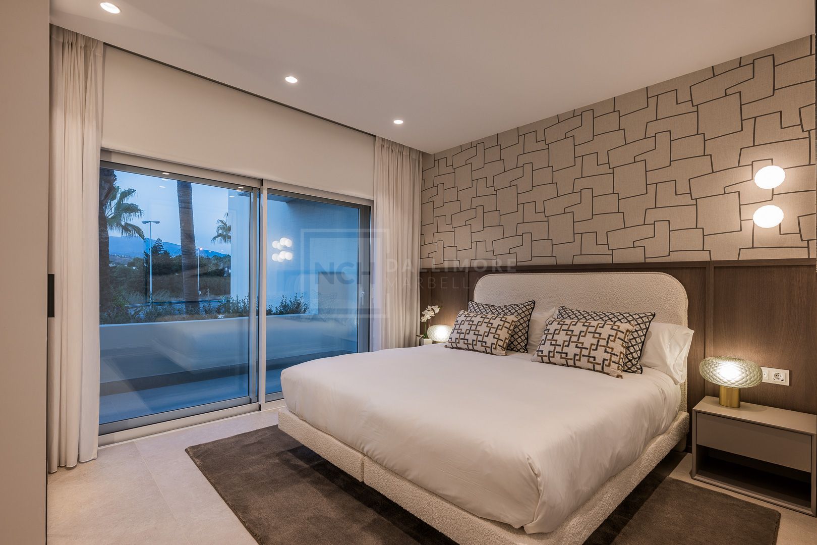 Apartamento de 3 dormitorios en primera línea de playa en Estepona