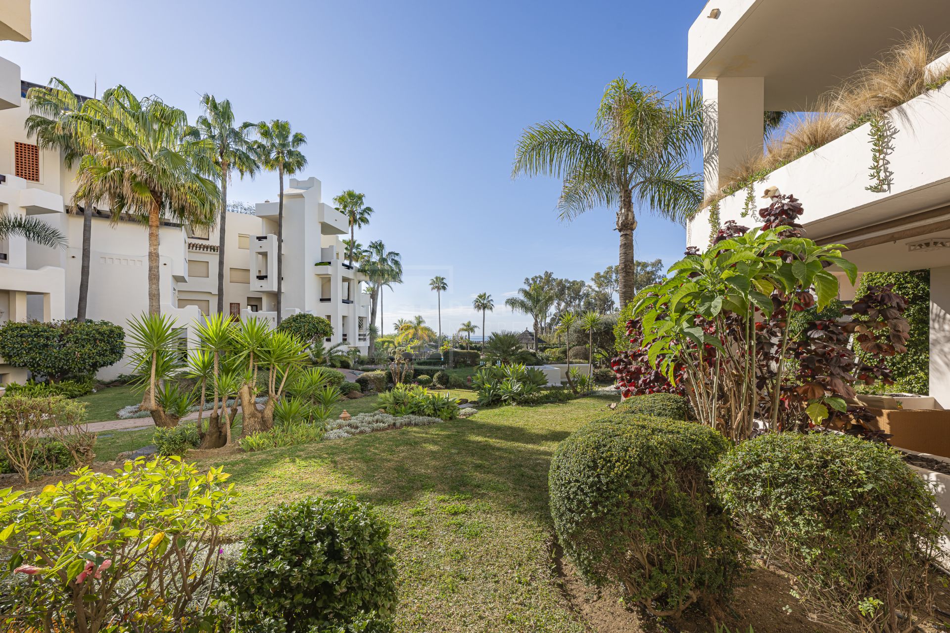 Apartamento de 3 dormitorios en primera línea de playa en Estepona