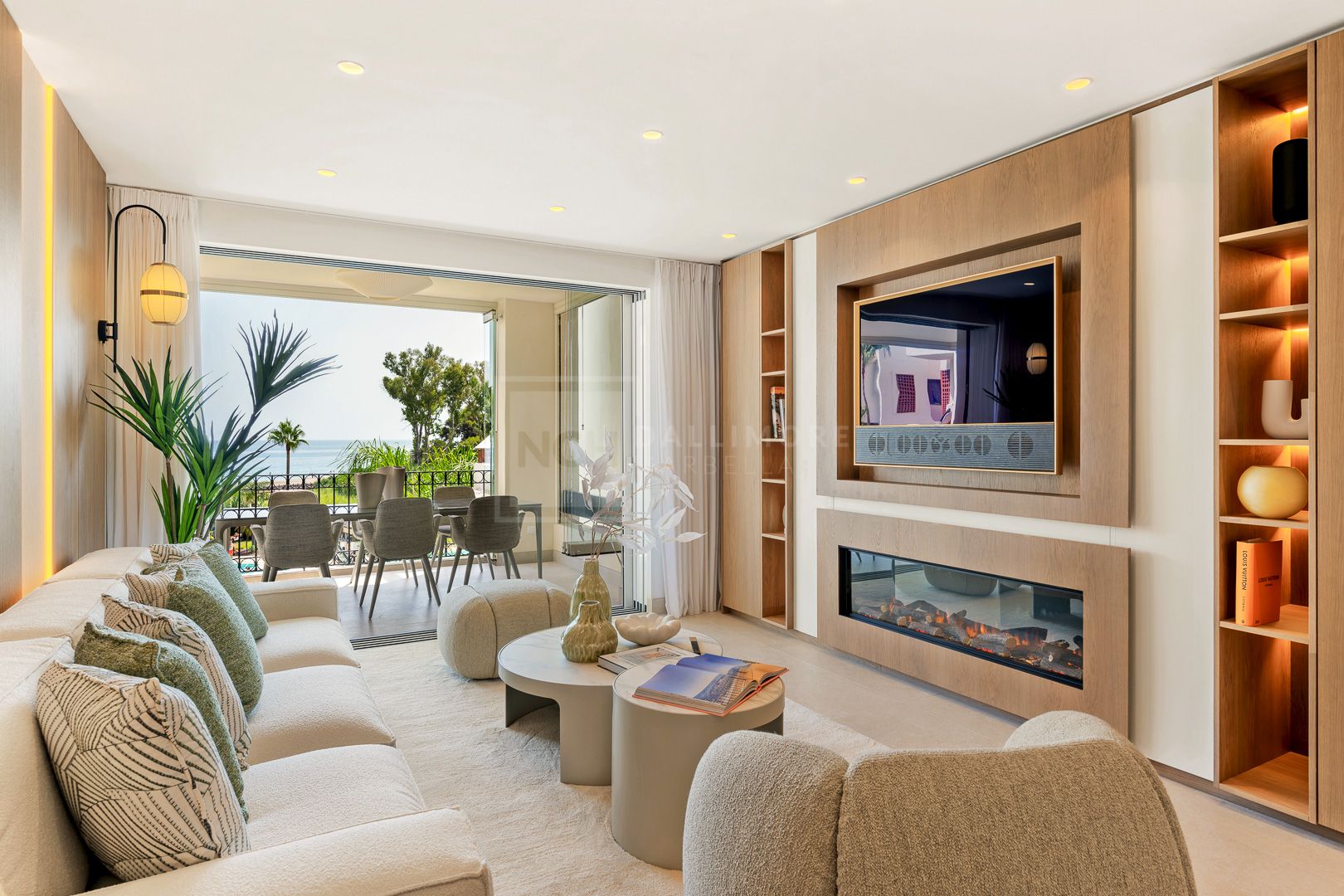Apartamento de 3 dormitorios en primera línea de playa en Estepona