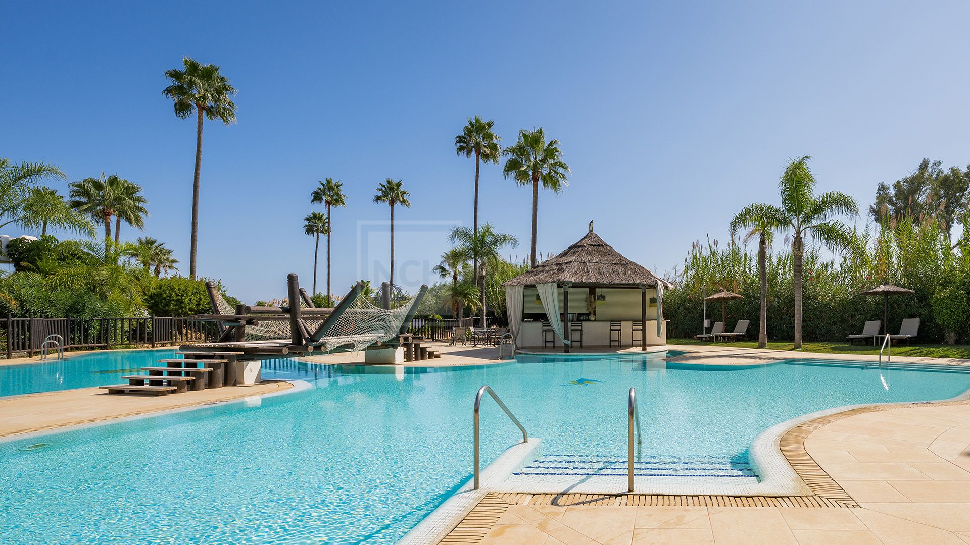 Apartamento Planta Baja en venta en Bahía del Velerín, Estepona Este