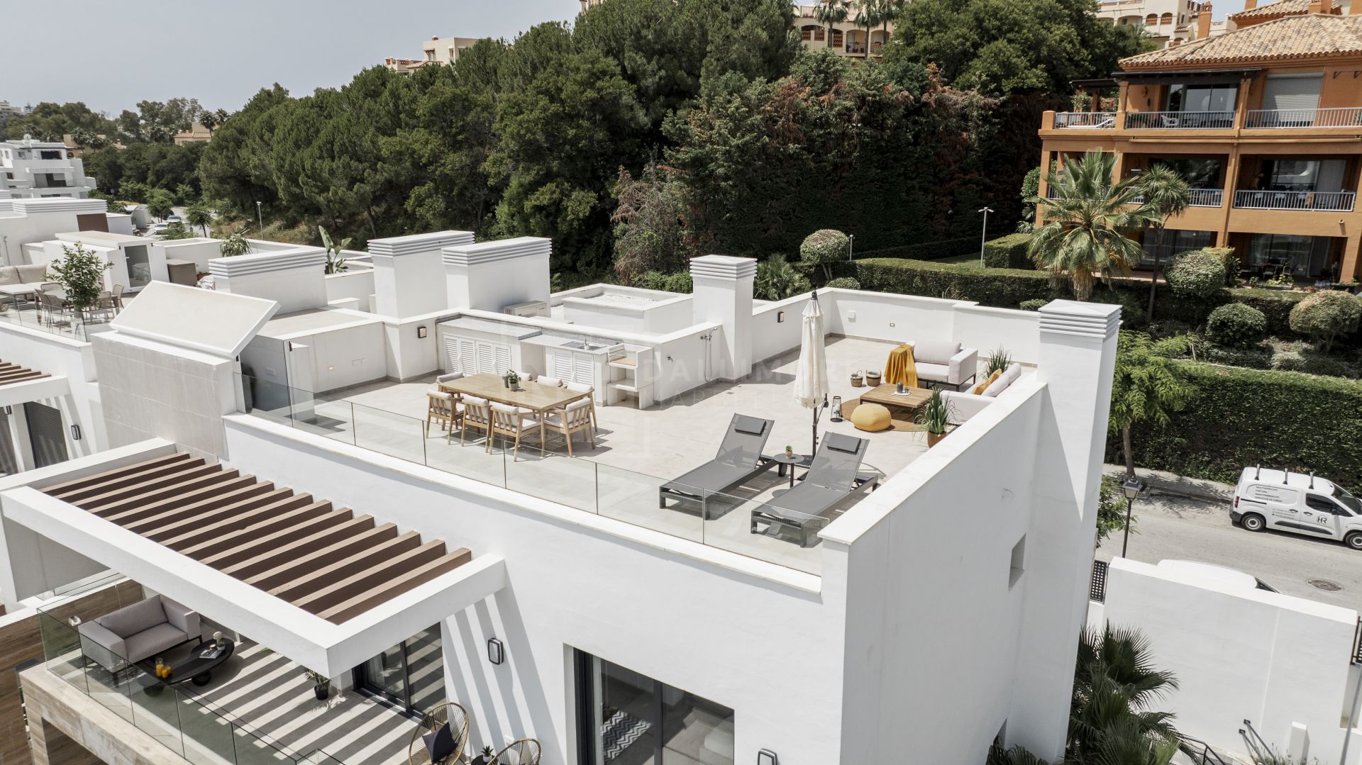 BRAND-NEW PENTHOUSE WITH PANORAMIC VIEWS LOCATED IN ATALAYA