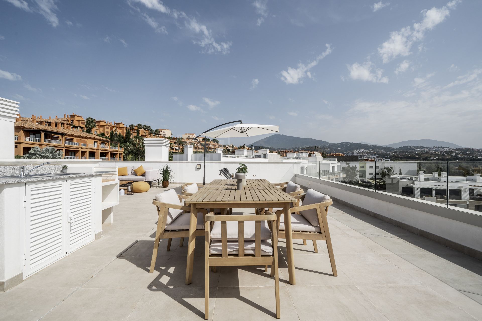 BRAND-NEW PENTHOUSE WITH PANORAMIC VIEWS LOCATED IN ATALAYA