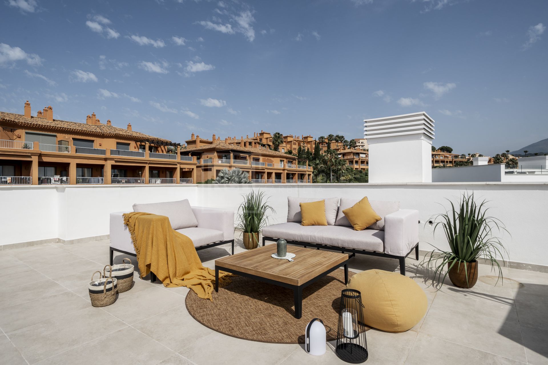 BRAND-NEW PENTHOUSE WITH PANORAMIC VIEWS LOCATED IN ATALAYA