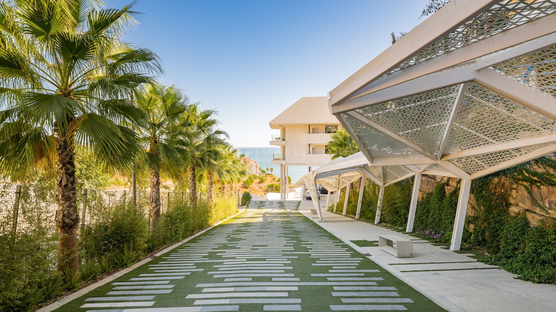 SKY-VILLA CON LAS MEJORES VISTAS DE LA COSTA DEL SOL