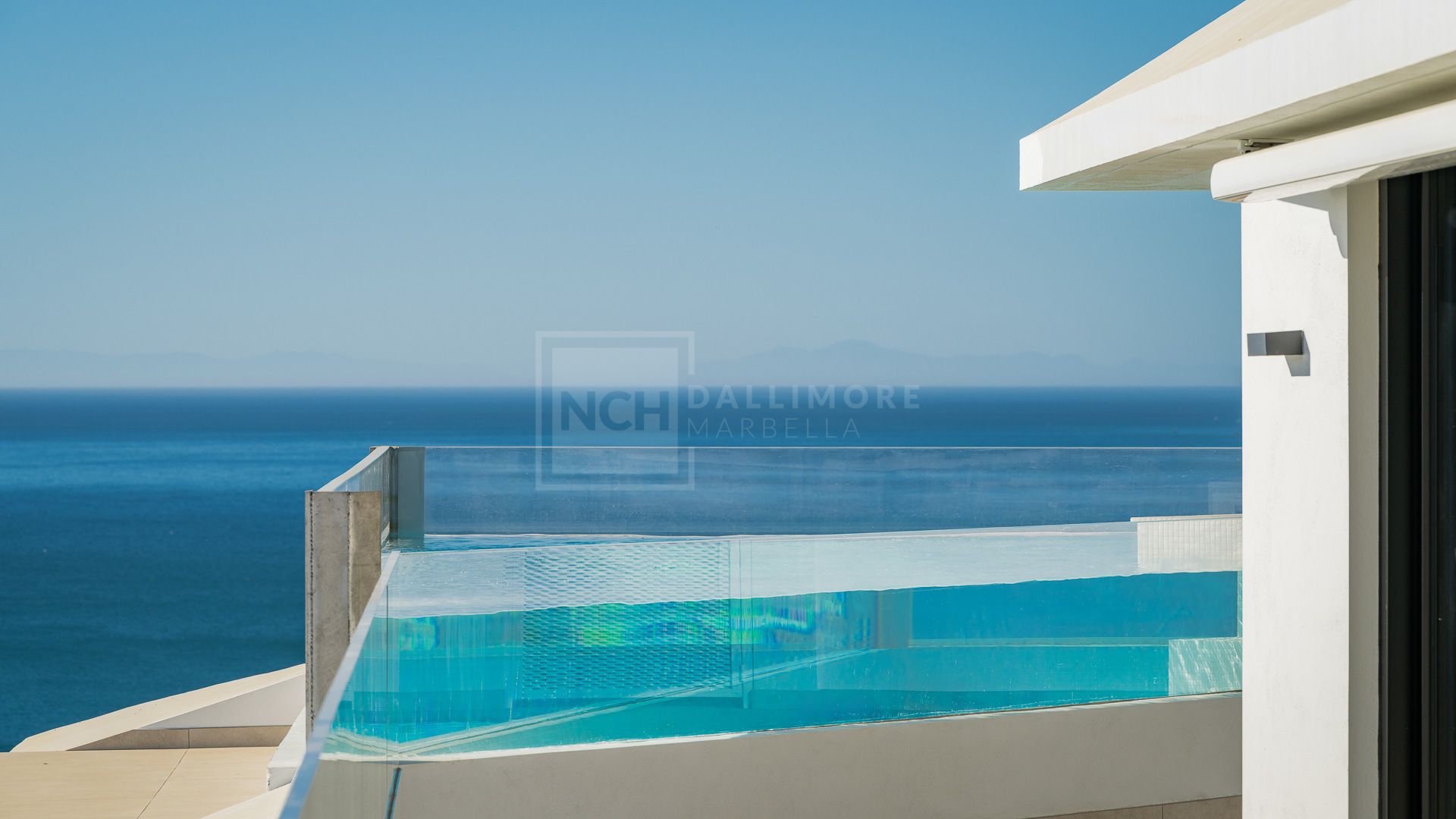 SKY-VILLA CON LAS MEJORES VISTAS DE LA COSTA DEL SOL