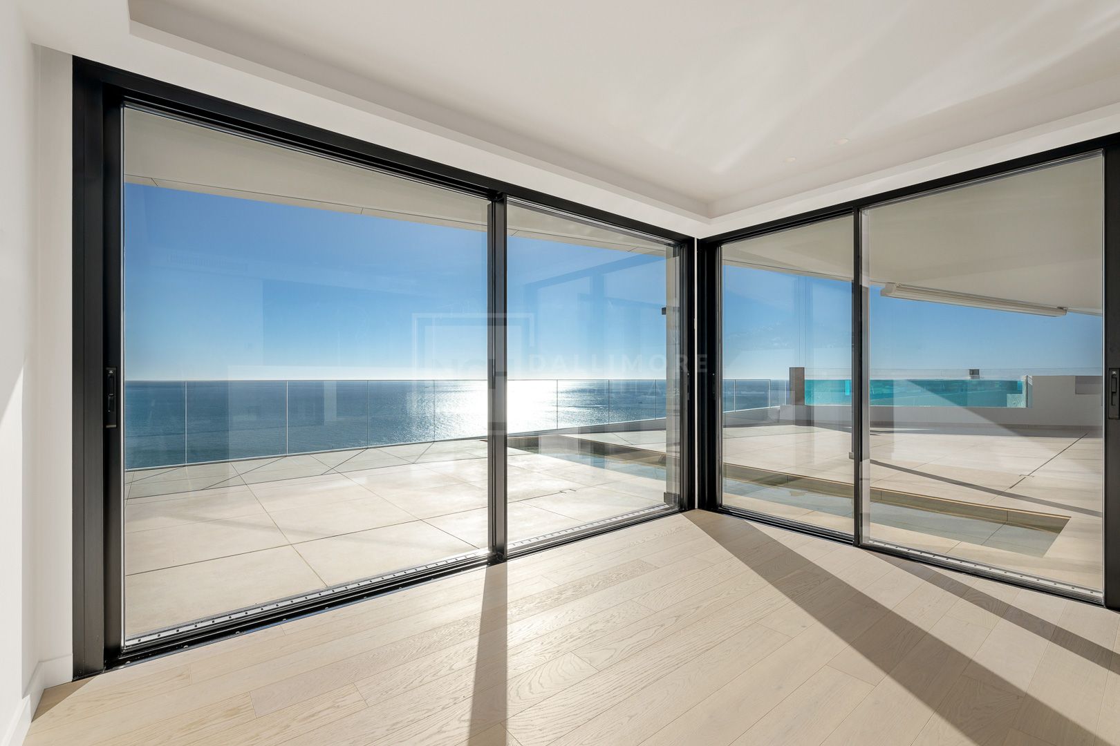 SKY-VILLA CON LAS MEJORES VISTAS DE LA COSTA DEL SOL