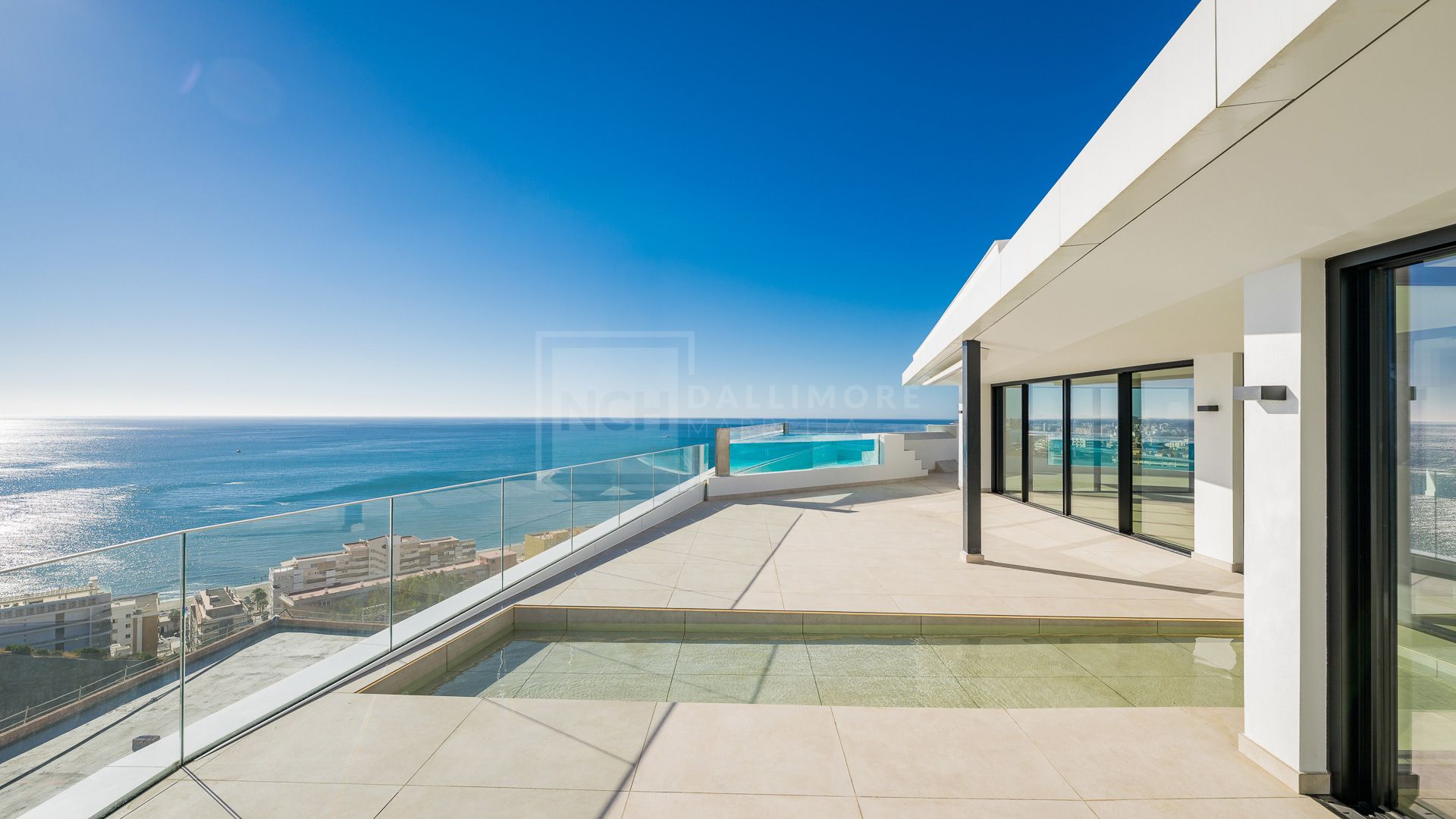 SKY-VILLA CON LAS MEJORES VISTAS DE LA COSTA DEL SOL