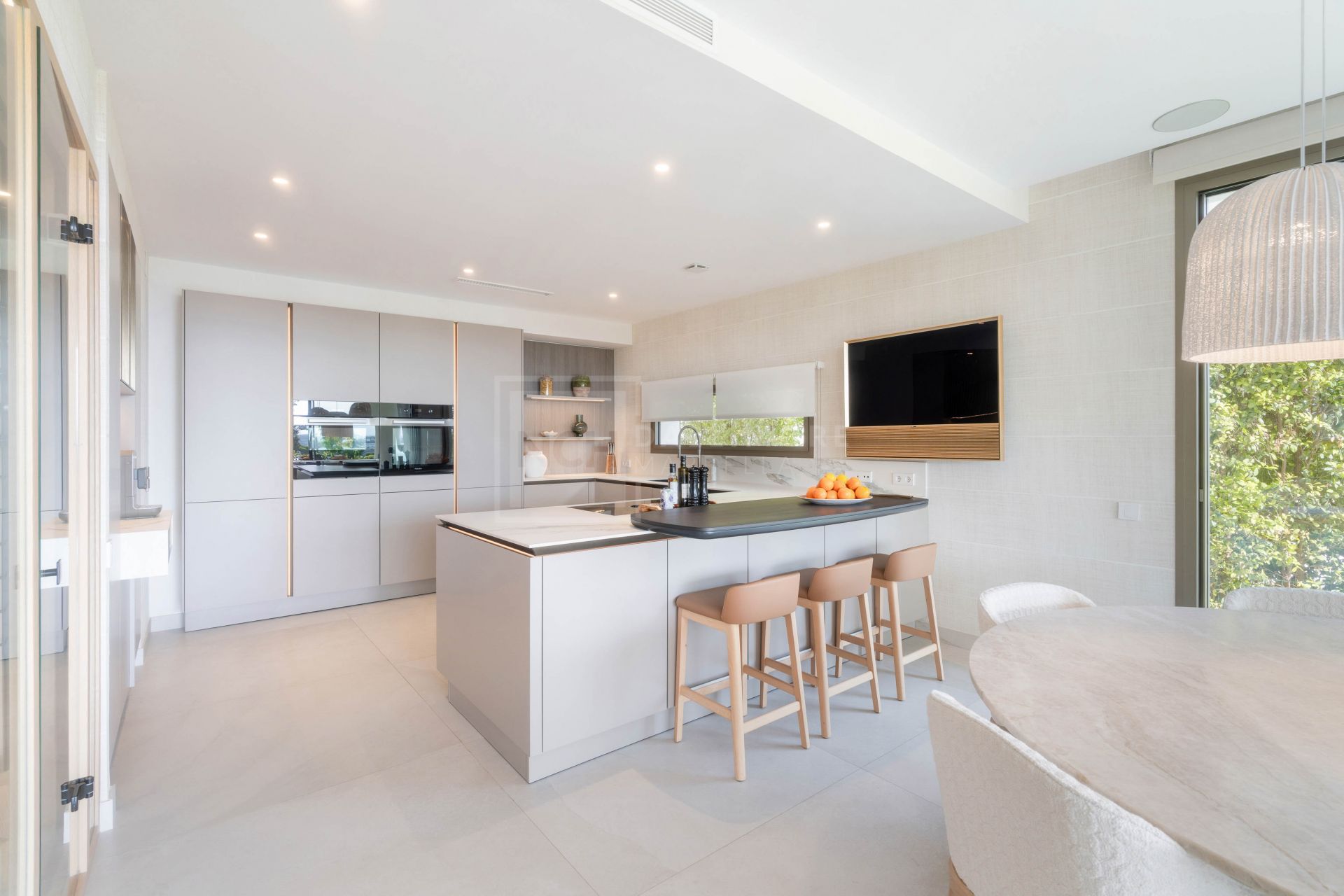 EXCEPTIONAL CONTEMPORARY VILLA IN NUEVA ANDALUCÍA’S MOST SECURE GATED COMMUNITY