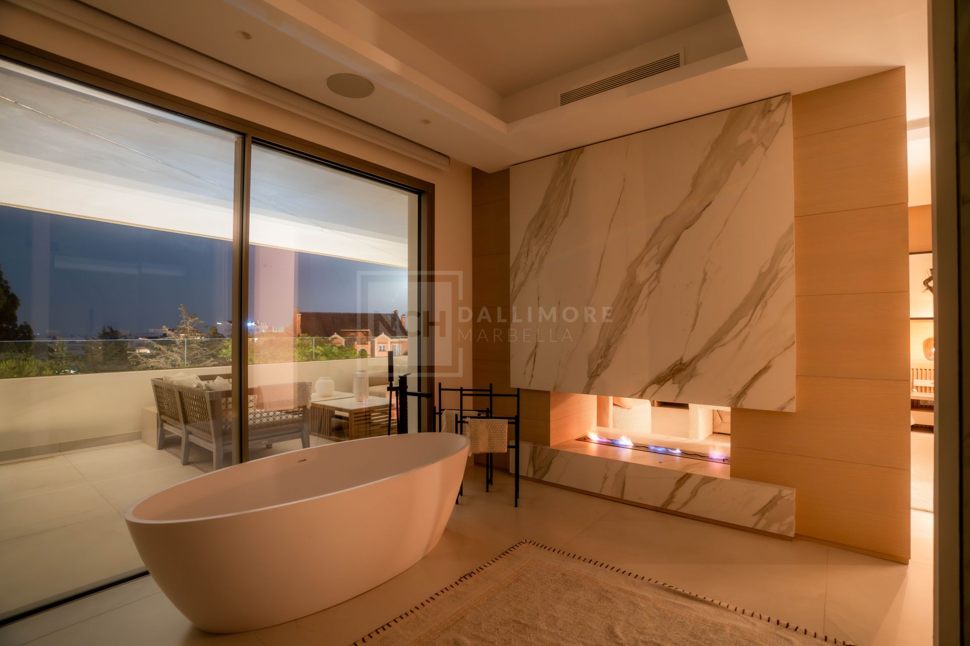 EXCEPTIONAL CONTEMPORARY VILLA IN NUEVA ANDALUCÍA’S MOST SECURE GATED COMMUNITY