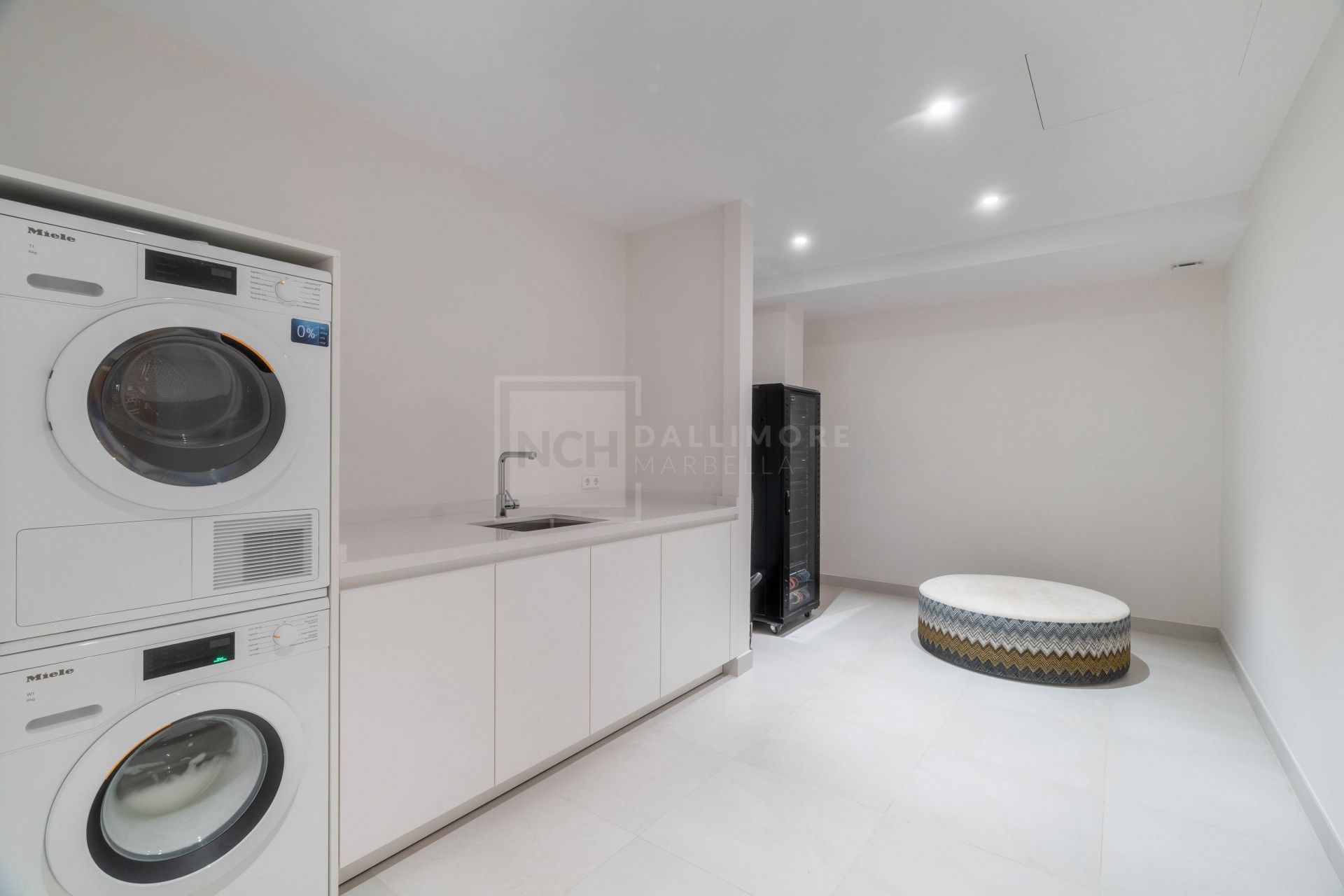 EXCEPTIONAL CONTEMPORARY VILLA IN NUEVA ANDALUCÍA’S MOST SECURE GATED COMMUNITY