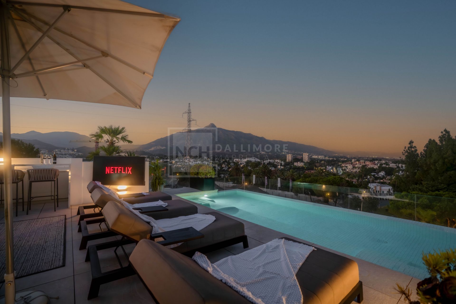 EXCEPTIONAL CONTEMPORARY VILLA IN NUEVA ANDALUCÍA’S MOST SECURE GATED COMMUNITY