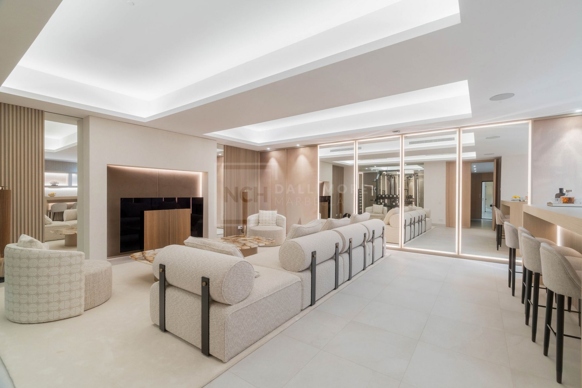 EXCEPTIONAL CONTEMPORARY VILLA IN NUEVA ANDALUCÍA’S MOST SECURE GATED COMMUNITY