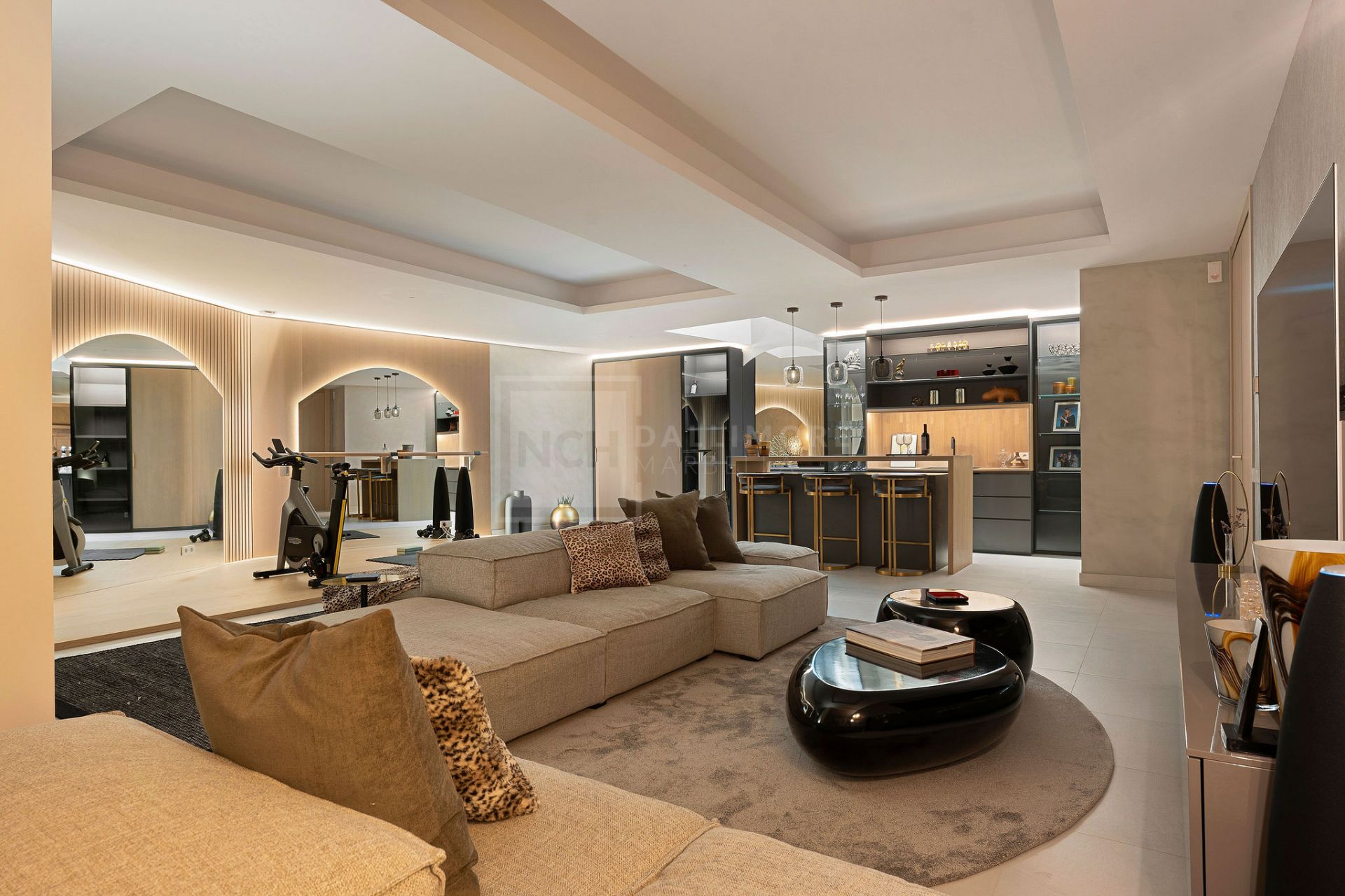 MODERN FOUR BEDROOM RESIDENCE WITH ROOFTOP SOLARIUM AND SEA VIEWS IN MARBELLA