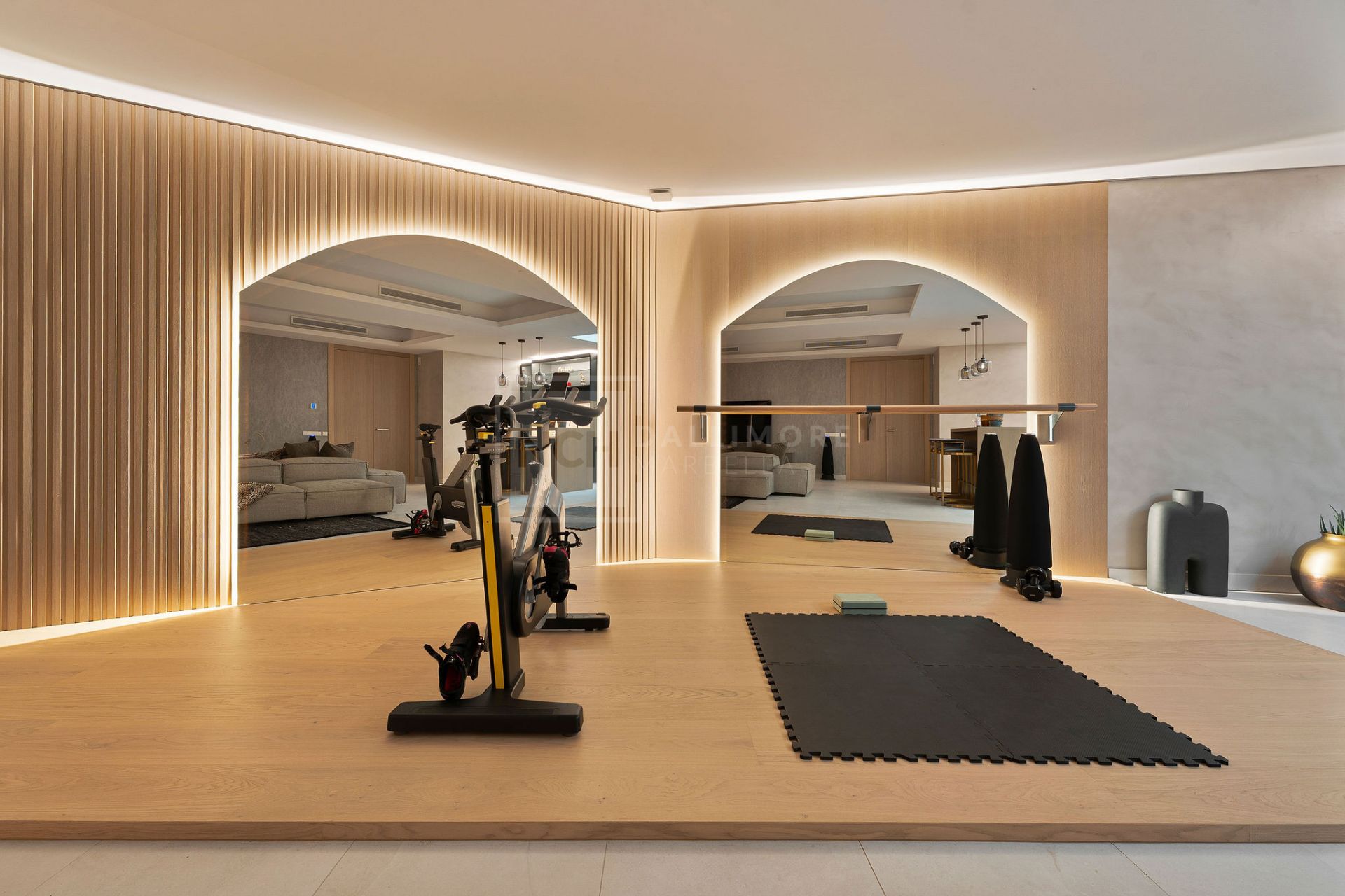 MODERN FOUR BEDROOM RESIDENCE WITH ROOFTOP SOLARIUM AND SEA VIEWS IN MARBELLA