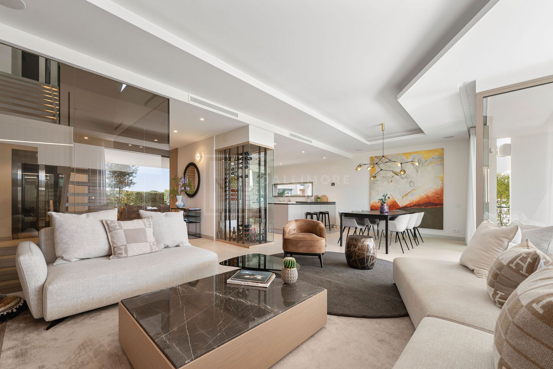 MODERN FOUR BEDROOM RESIDENCE WITH ROOFTOP SOLARIUM AND SEA VIEWS IN MARBELLA