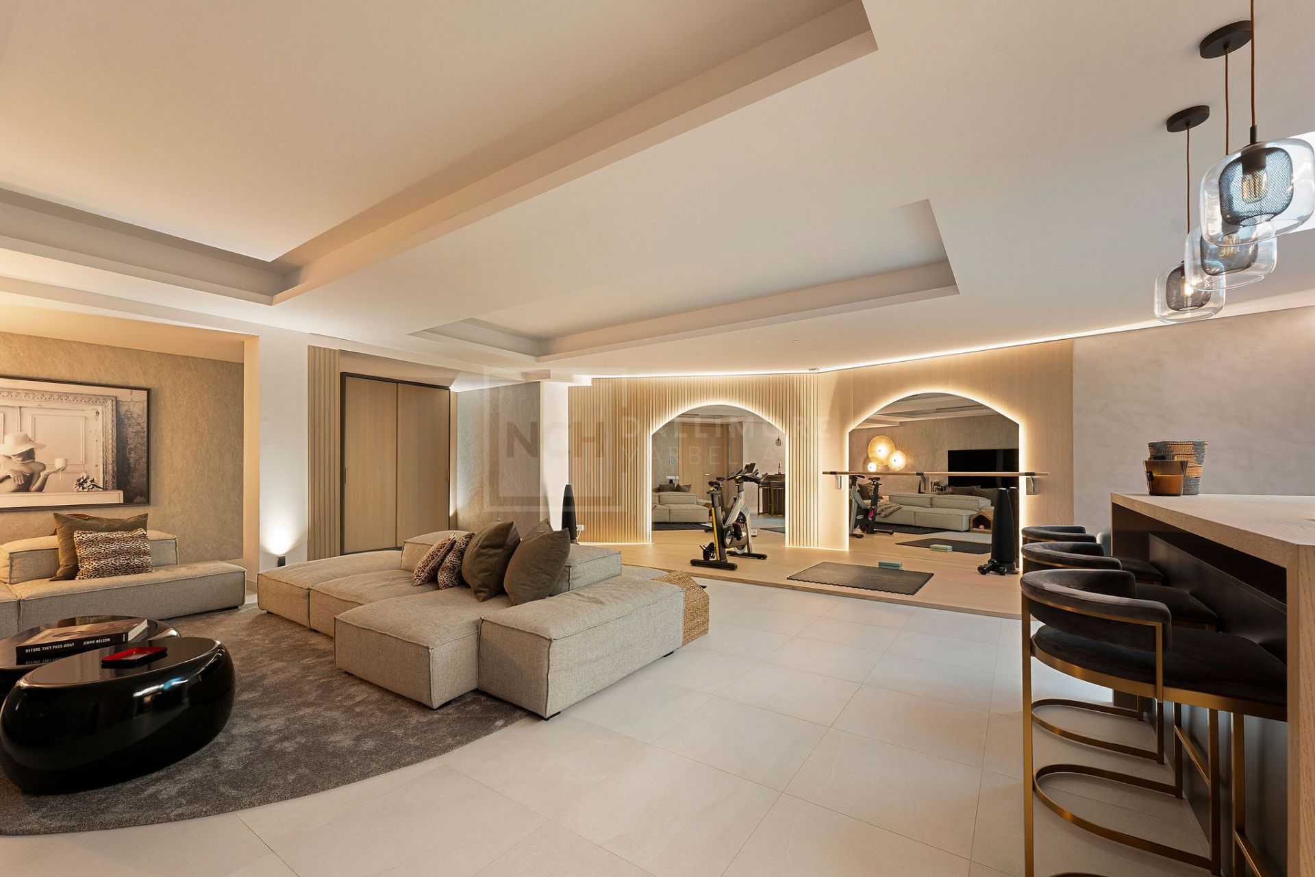 MODERN FOUR BEDROOM RESIDENCE WITH ROOFTOP SOLARIUM AND SEA VIEWS IN MARBELLA