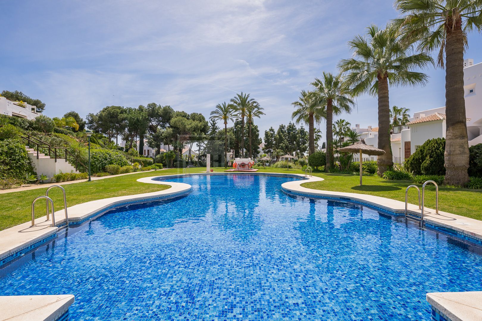 UNIQUE FRONT LINE BEACH APARTMENT IN LOS MONTEROS PALM BEACH