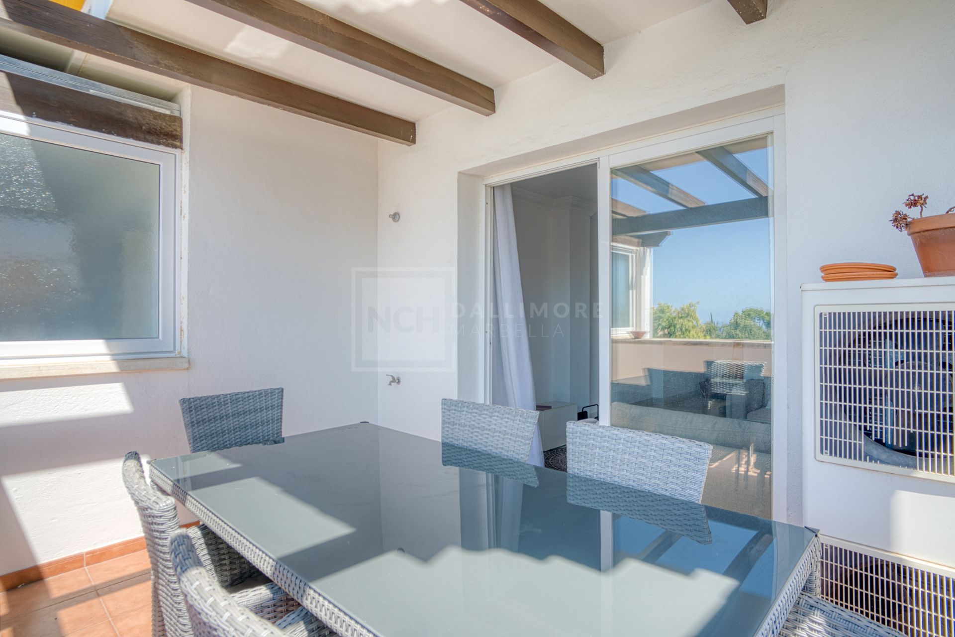 3-BEDROOM PENTHOUSE WITH SEA VIEWS IN PINOS DE NAGUELES