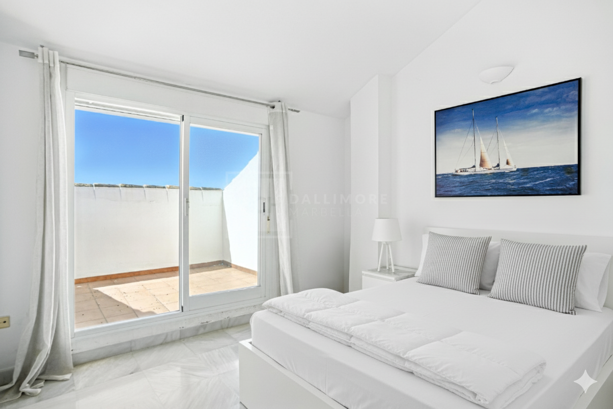 3-BEDROOM PENTHOUSE WITH SEA VIEWS IN PINOS DE NAGUELES