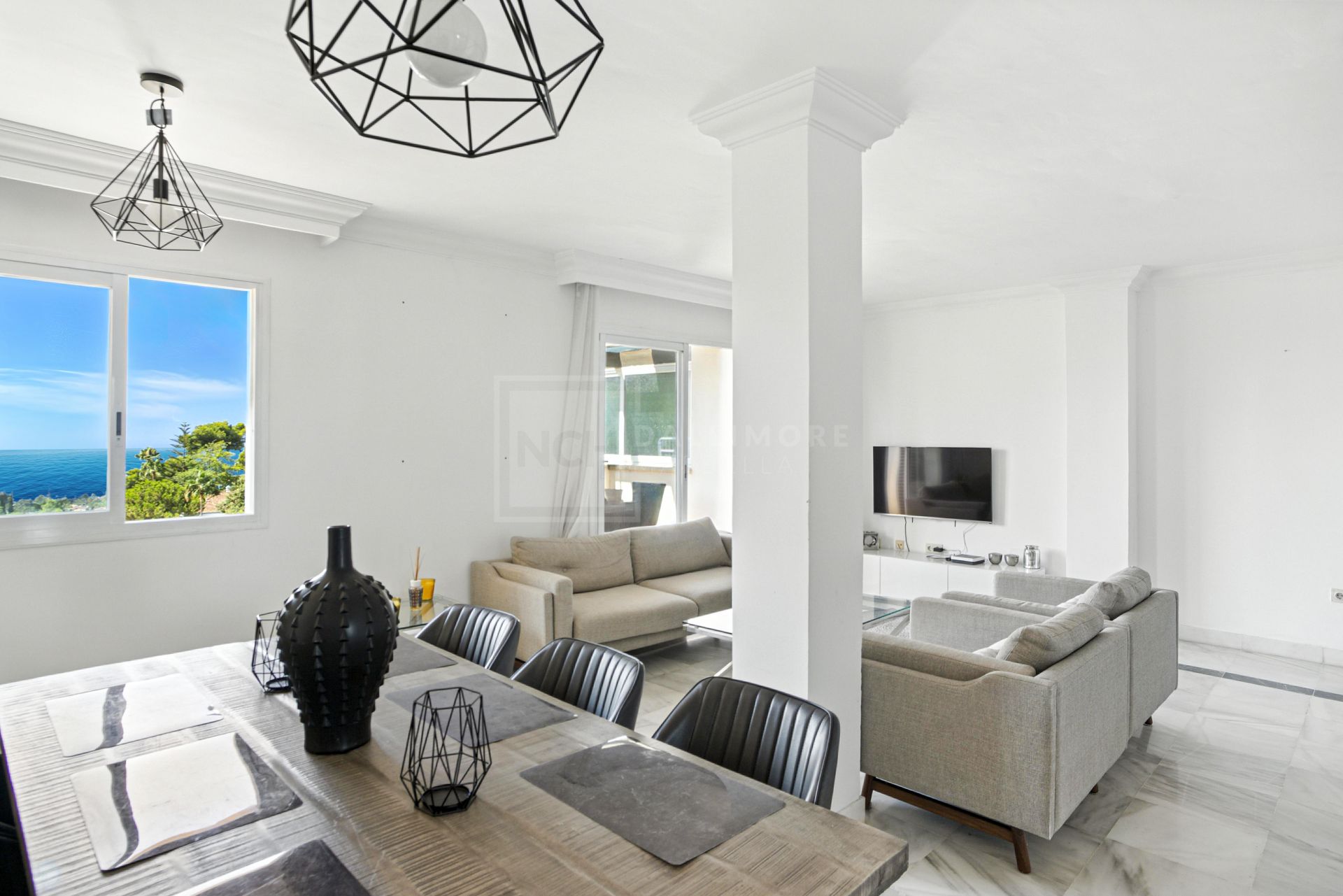 3-BEDROOM PENTHOUSE WITH SEA VIEWS IN PINOS DE NAGUELES