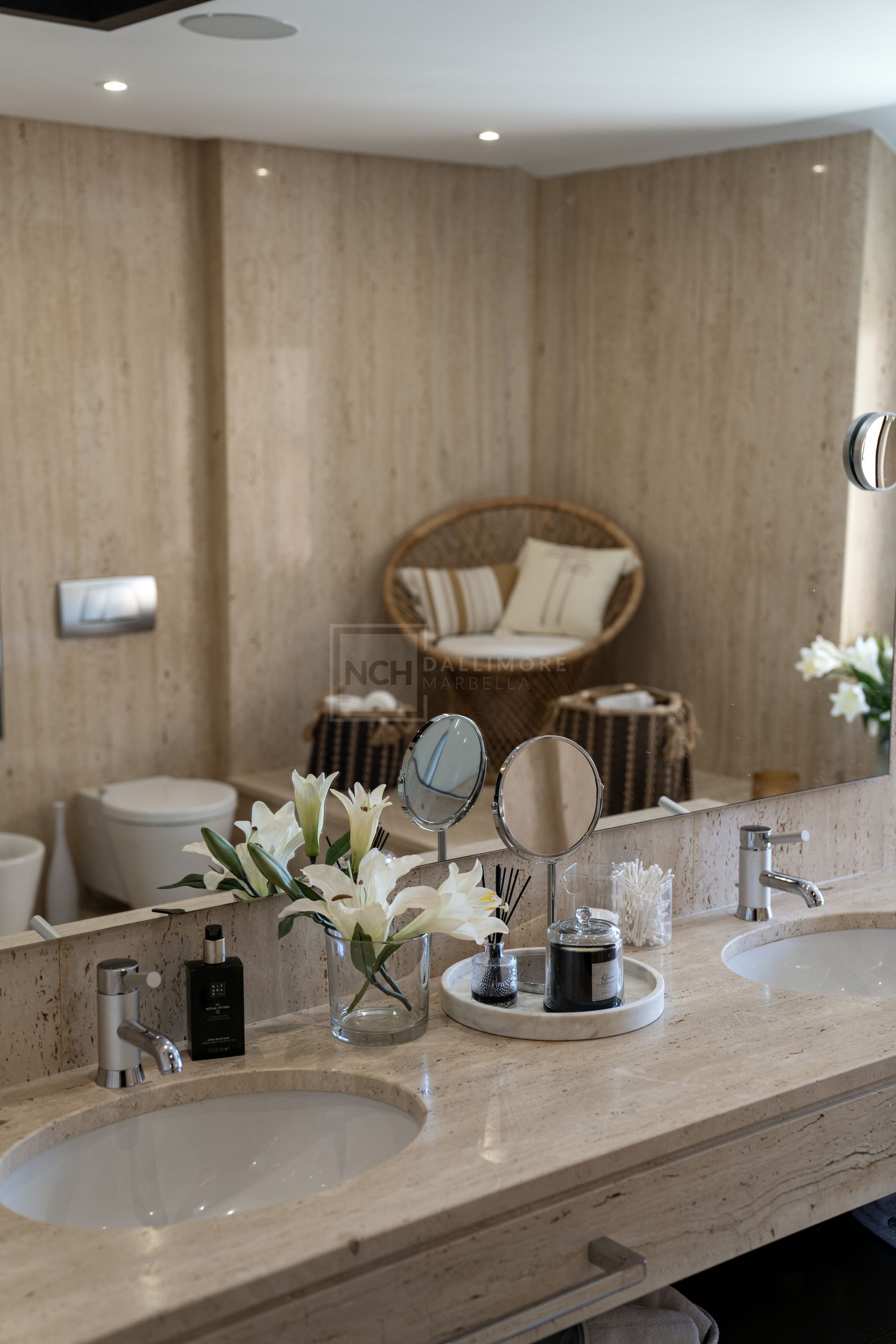 BEACHFRONT DUPLEX PENTHOUSE IN PUERTO BANUS