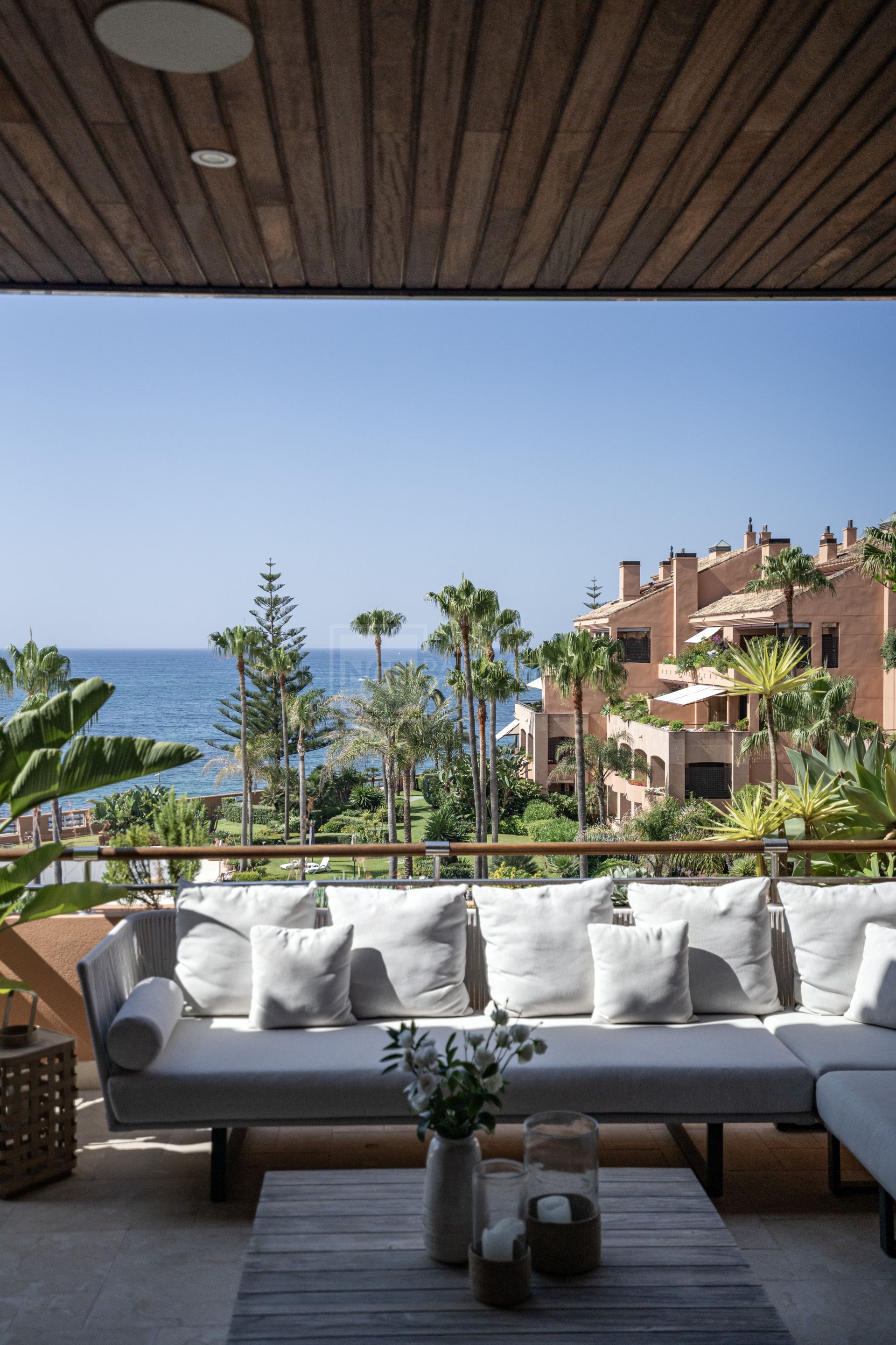 BEACHFRONT DUPLEX PENTHOUSE IN PUERTO BANUS