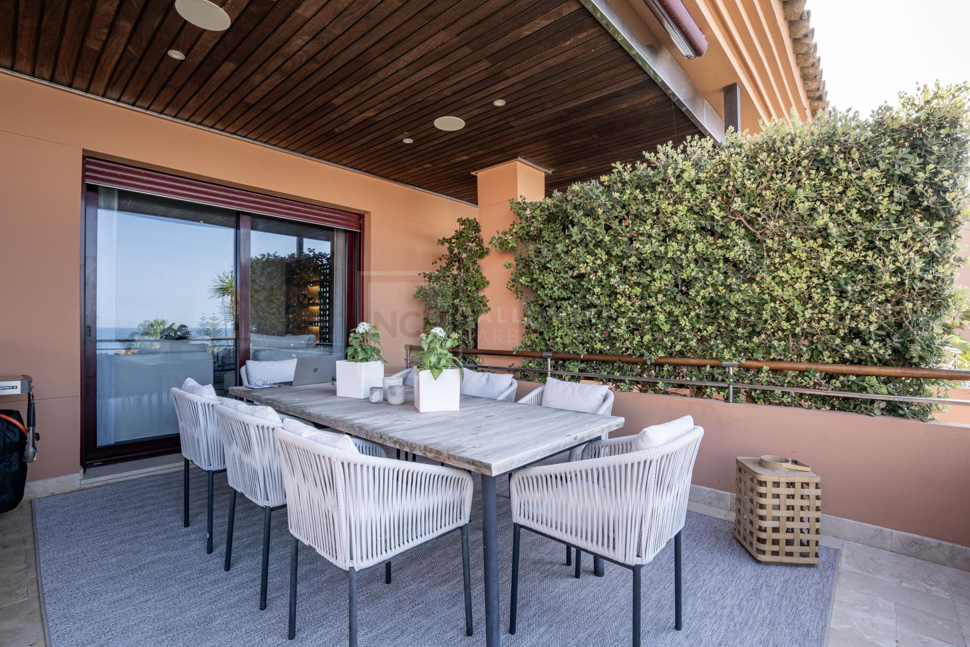 BEACHFRONT DUPLEX PENTHOUSE IN PUERTO BANUS