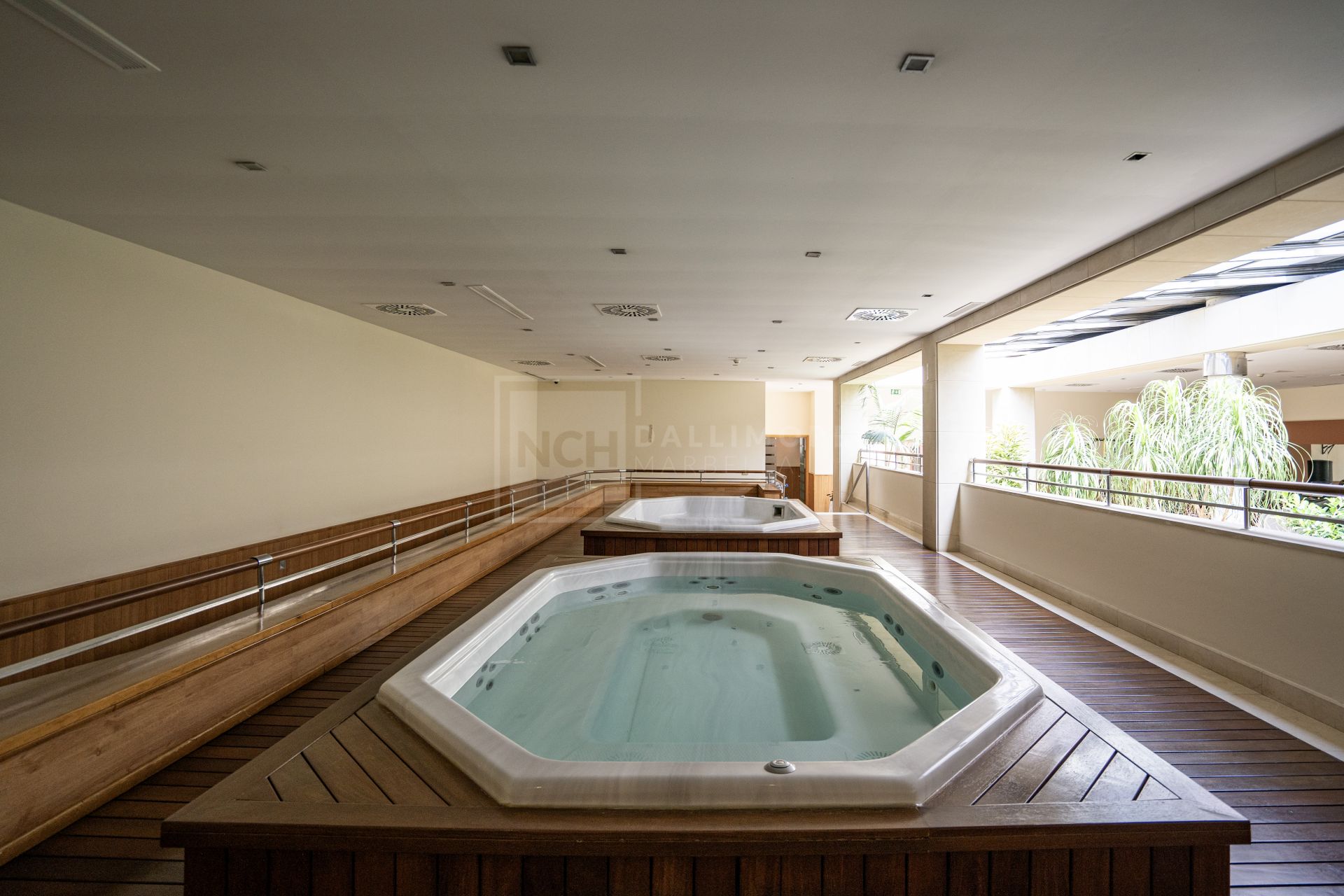 BEACHFRONT DUPLEX PENTHOUSE IN PUERTO BANUS