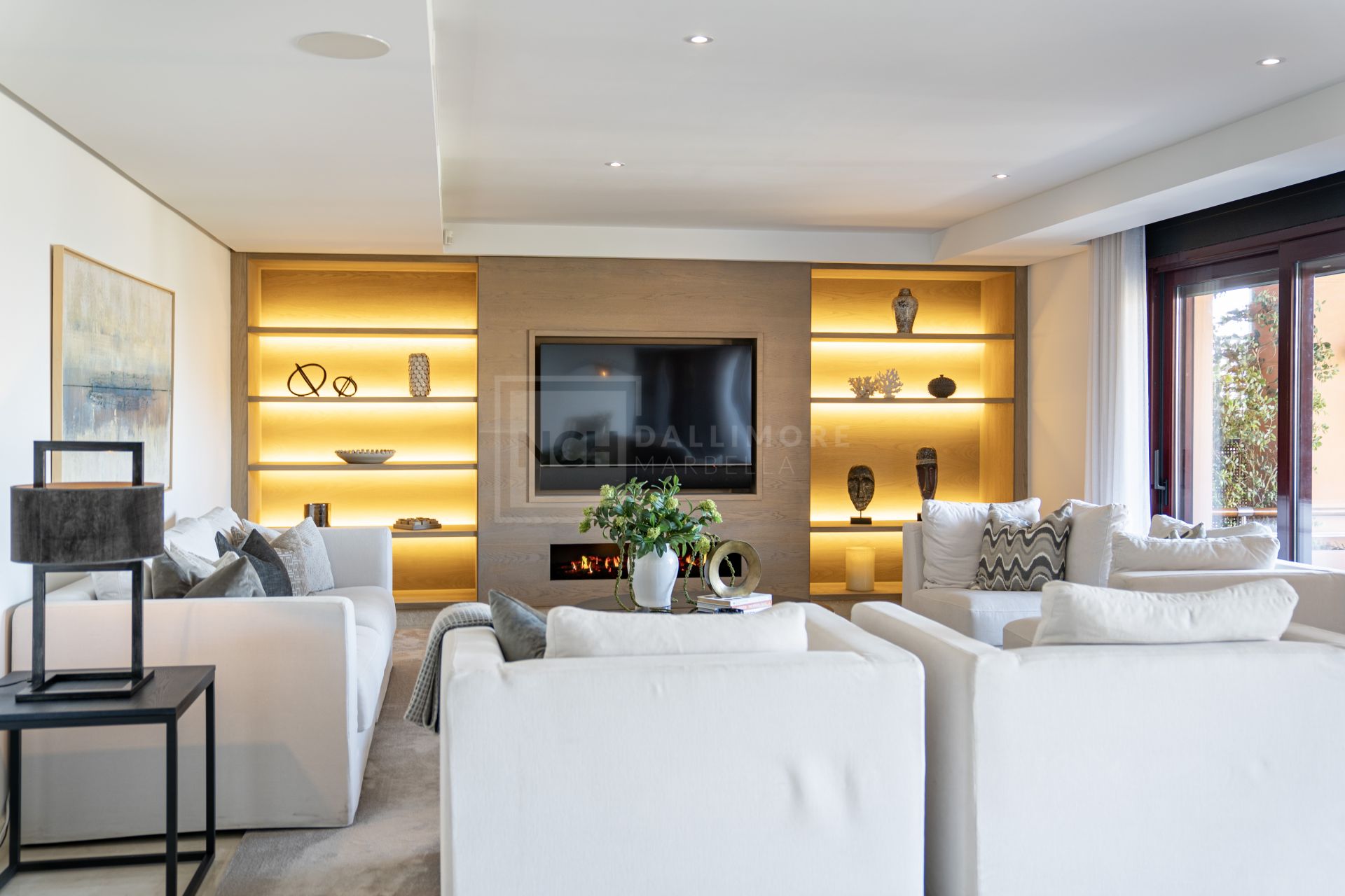 BEACHFRONT DUPLEX PENTHOUSE IN PUERTO BANUS