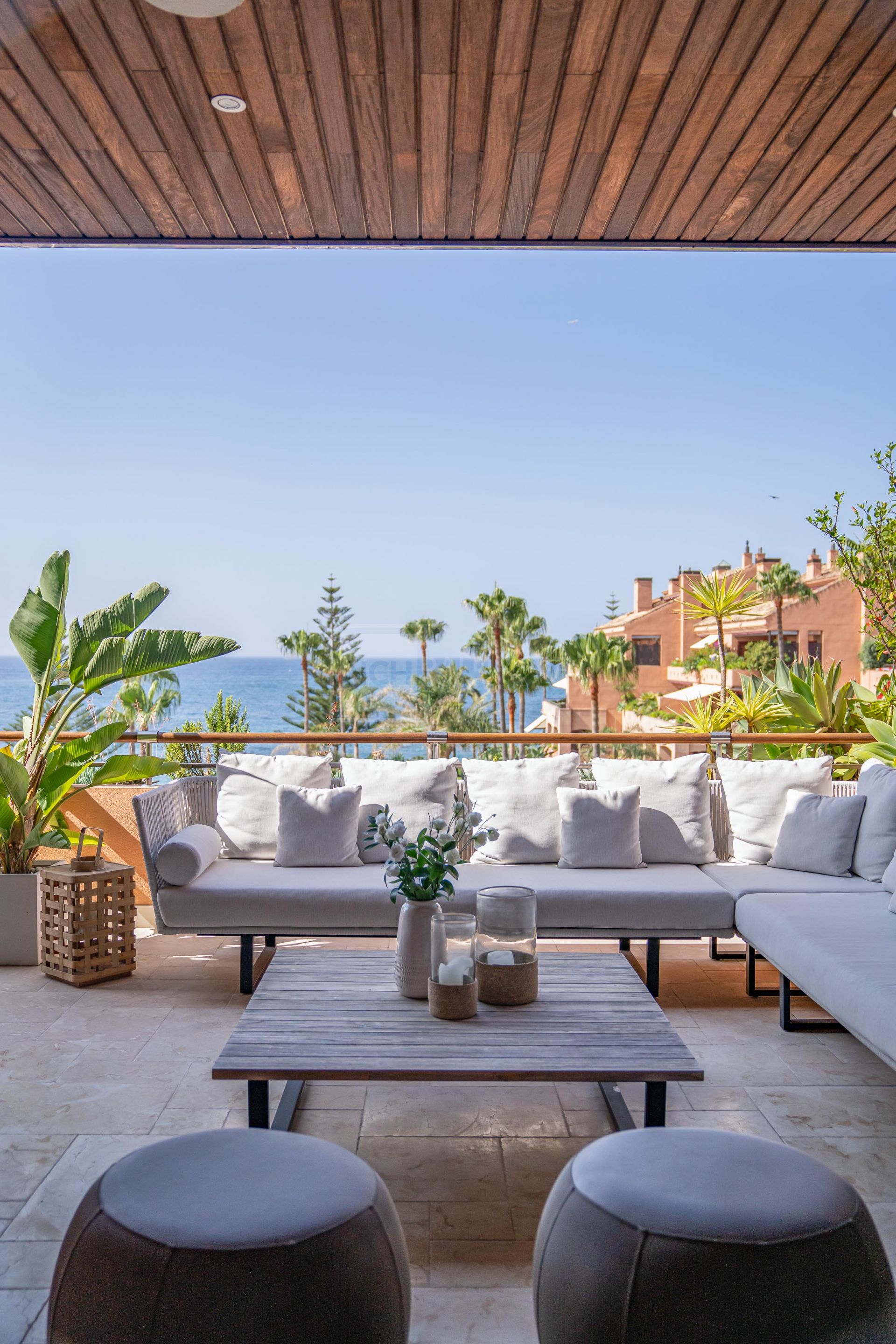 BEACHFRONT DUPLEX PENTHOUSE IN PUERTO BANUS