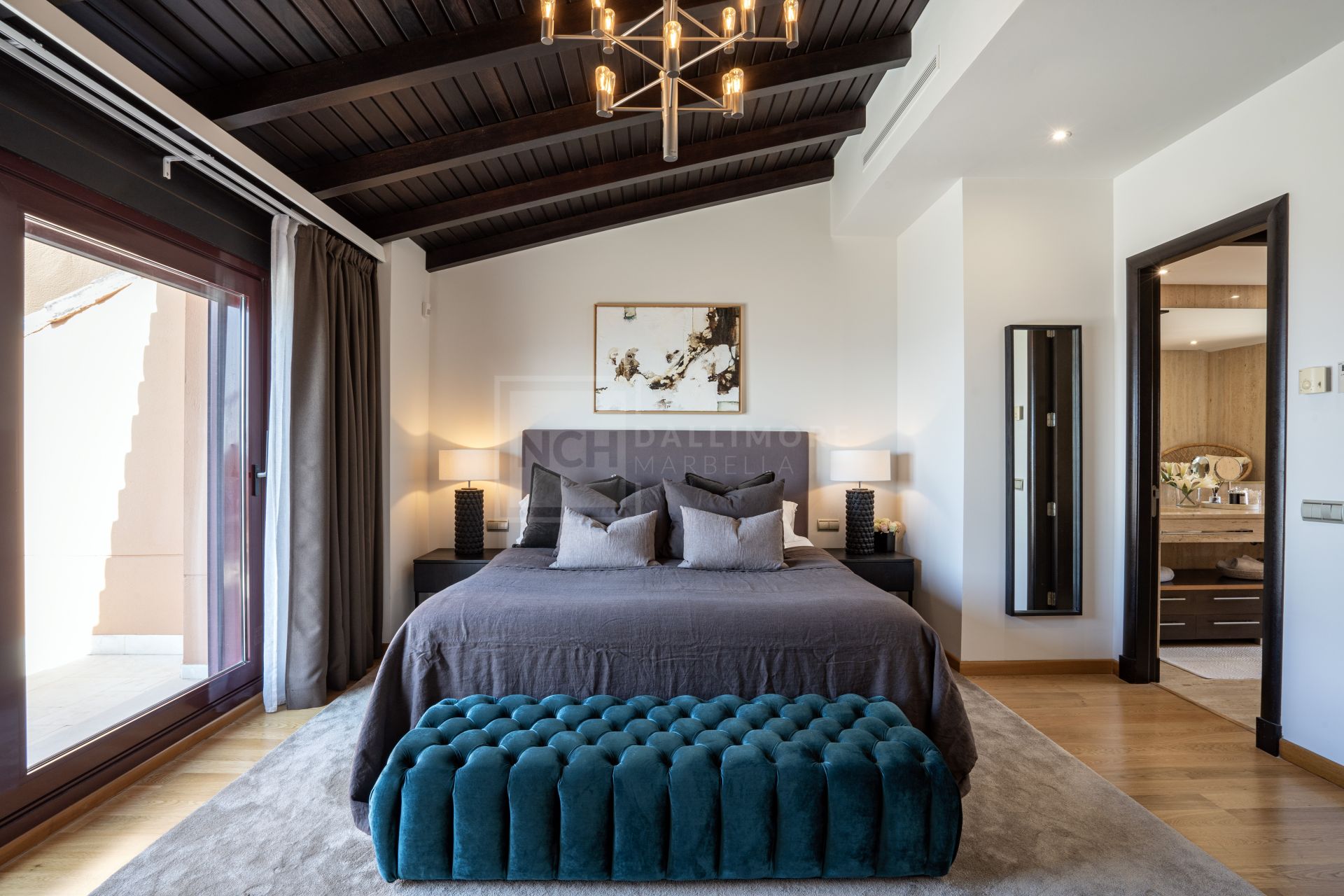 BEACHFRONT DUPLEX PENTHOUSE IN PUERTO BANUS