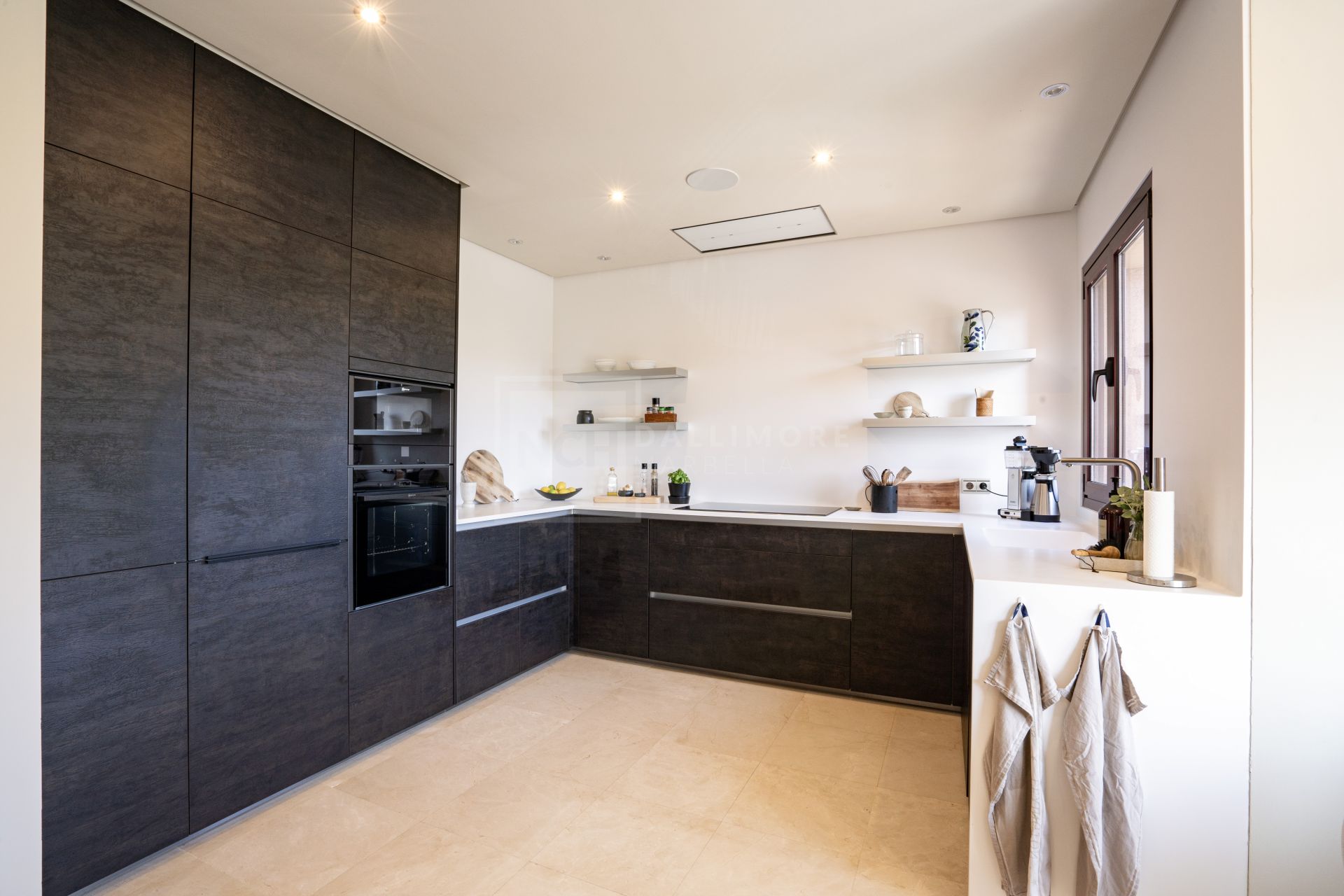 BEACHFRONT DUPLEX PENTHOUSE IN PUERTO BANUS