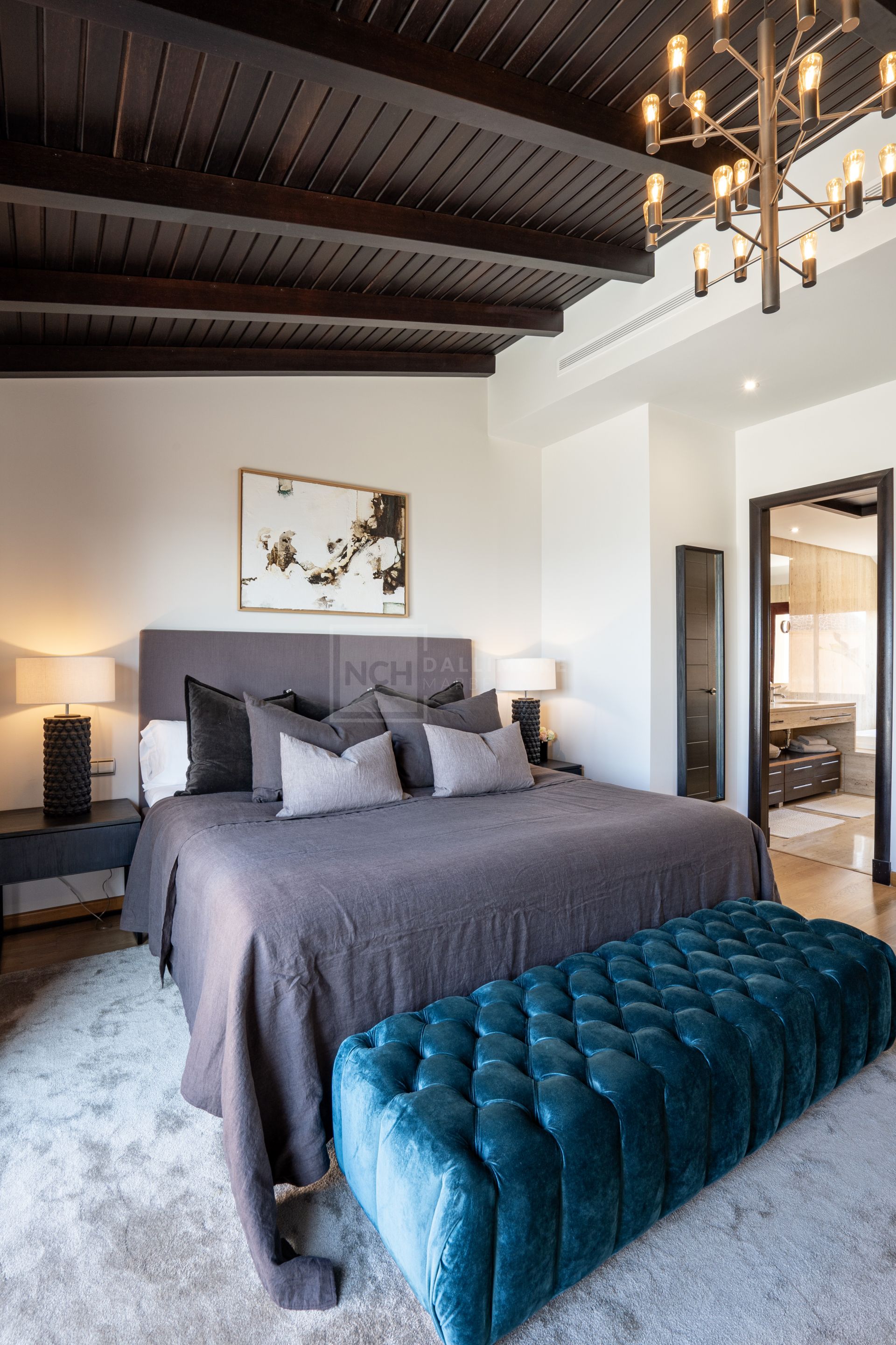 BEACHFRONT DUPLEX PENTHOUSE IN PUERTO BANUS