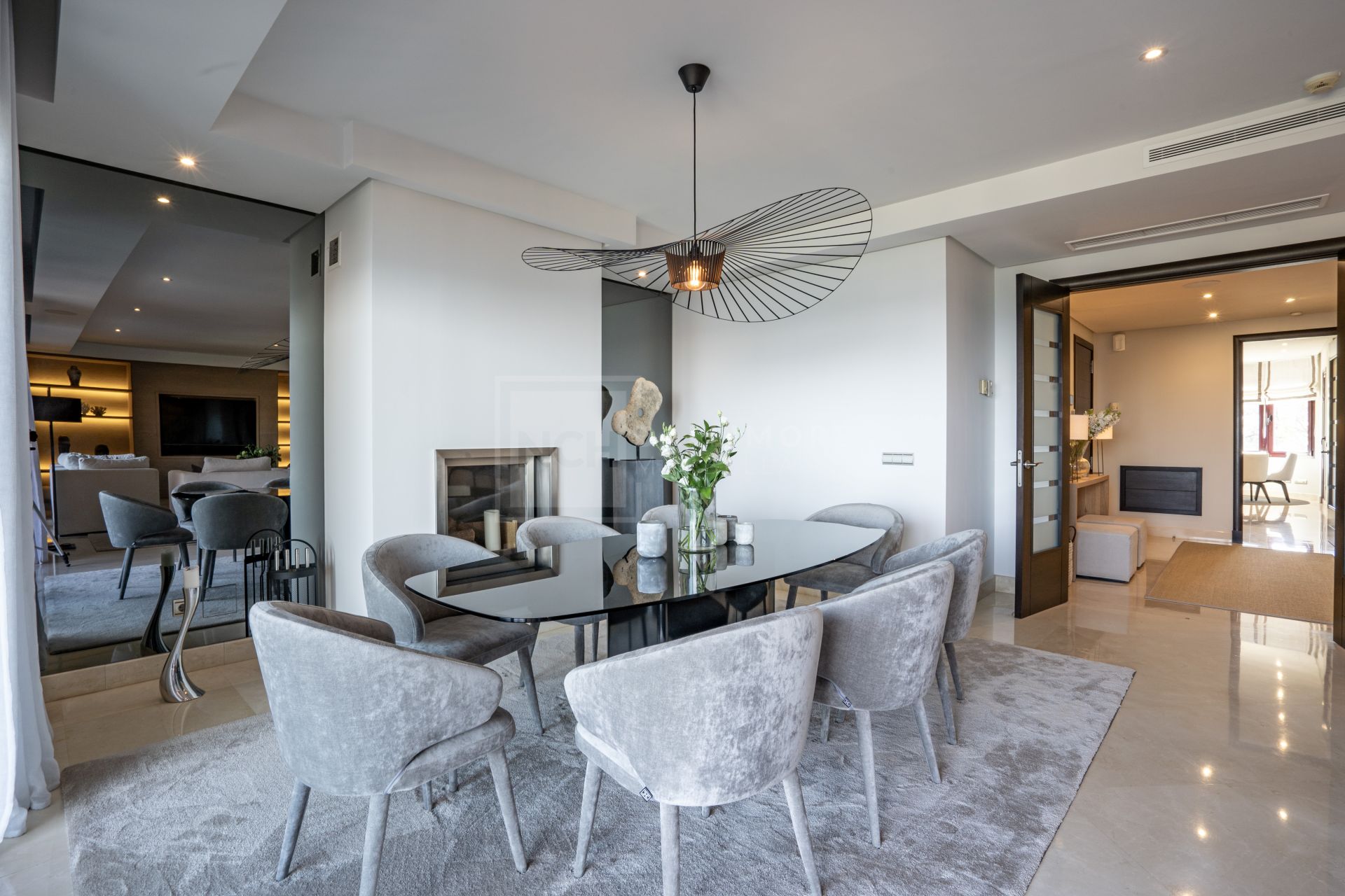 BEACHFRONT DUPLEX PENTHOUSE IN PUERTO BANUS