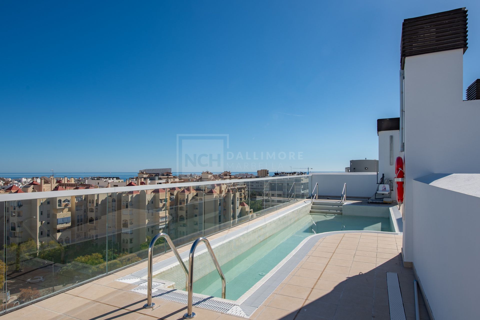 2-BEDROOM APARTMENT IN ESTEPONA TOWN