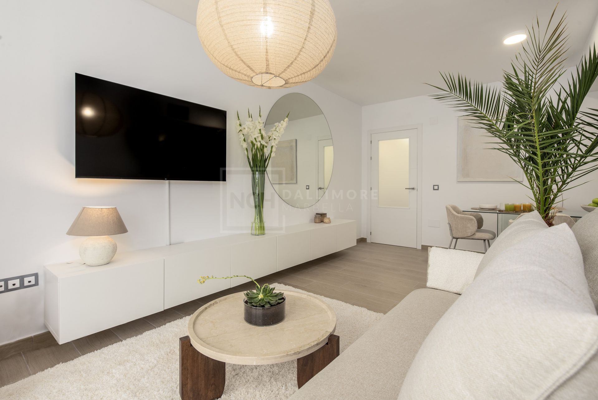 2-BEDROOM APARTMENT IN ESTEPONA TOWN