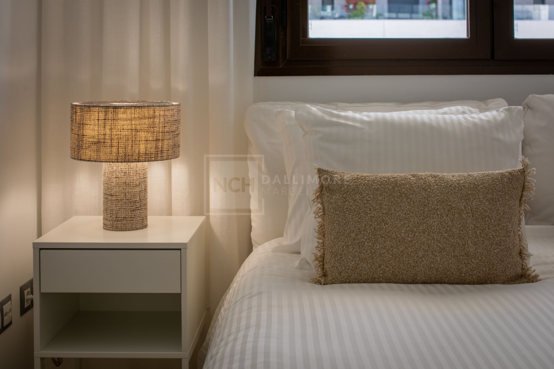 2-BEDROOM APARTMENT IN ESTEPONA TOWN