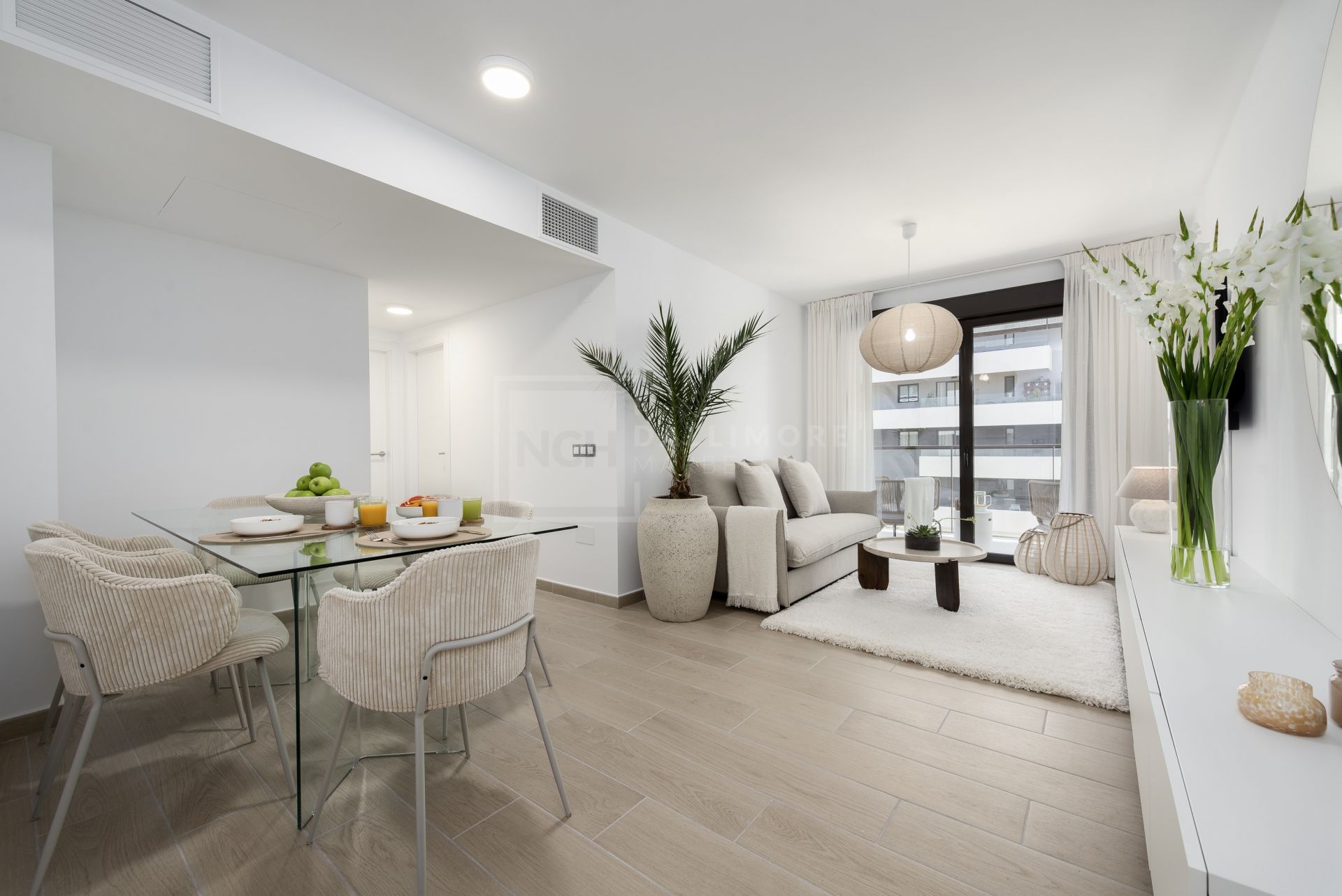 2-BEDROOM APARTMENT IN ESTEPONA TOWN